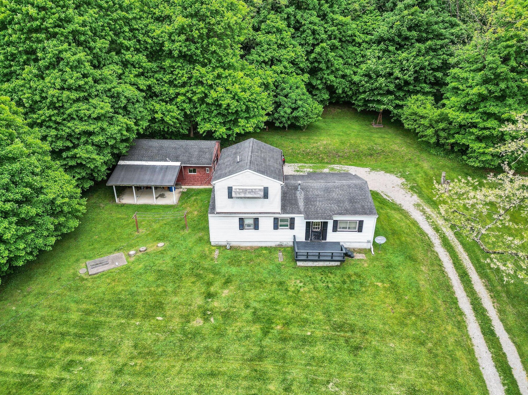 1229 Un Sta Rd, Granville OH  43023-9510 exterior