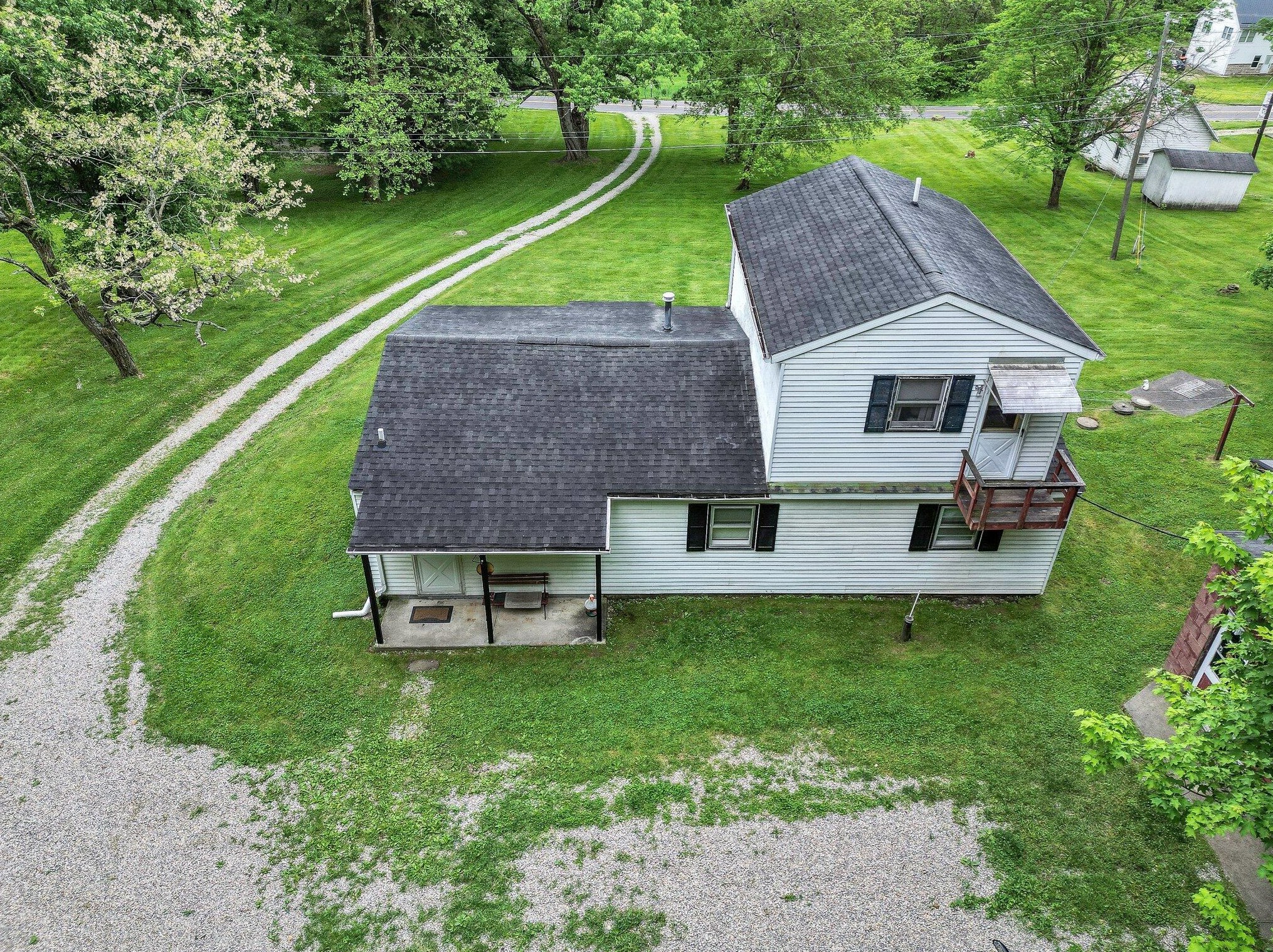 1229 Un Sta Rd, Granville OH  43023-9510 exterior