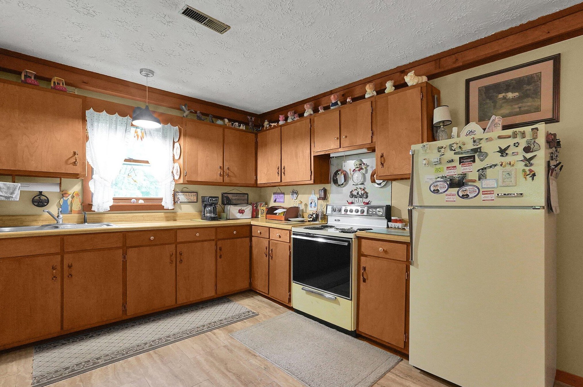 1229 Un Sta Rd, Granville OH  43023-9510 exterior