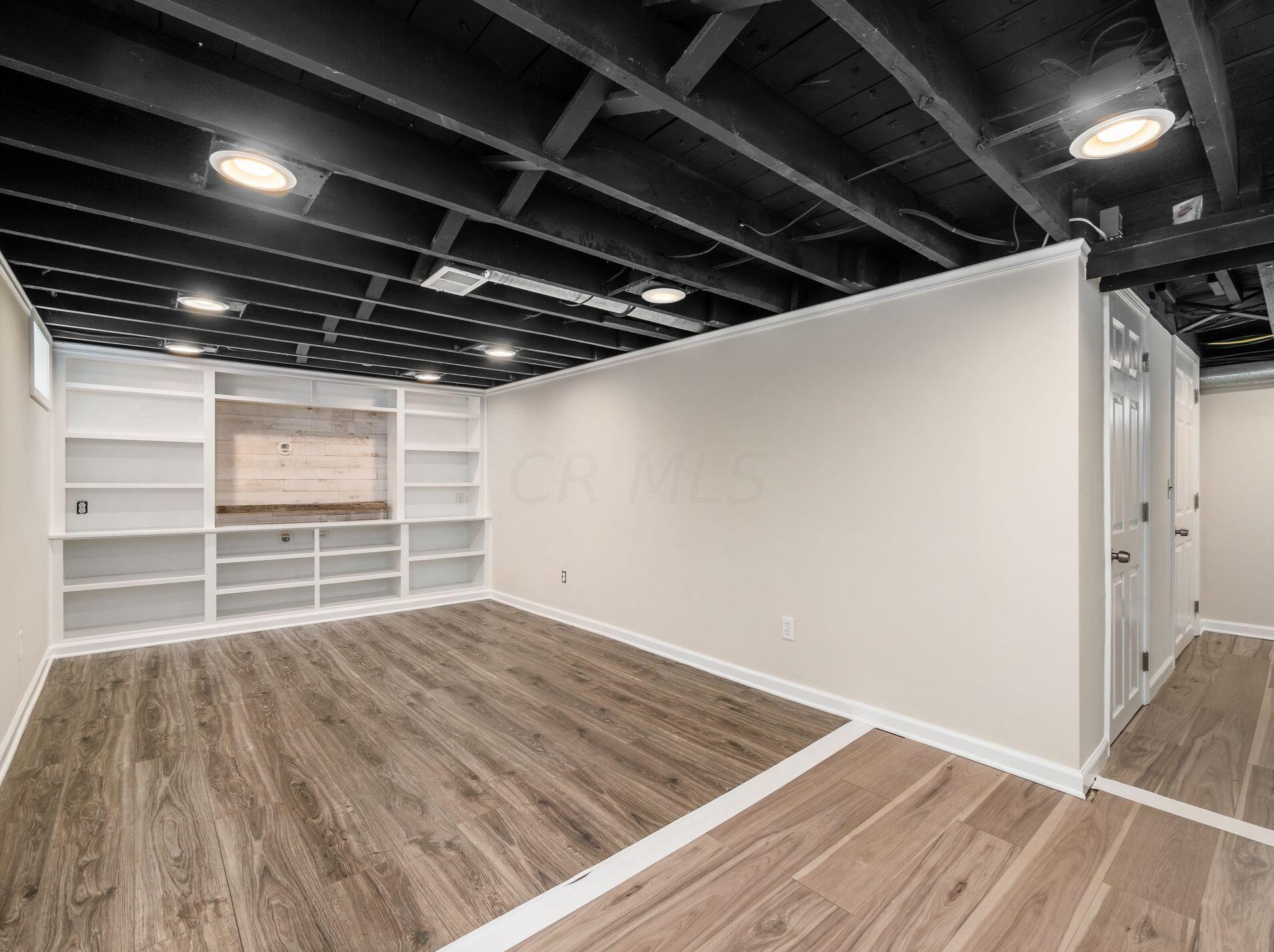 388 Royal Frst Blvd, Columbus OH  43214-1813 exterior