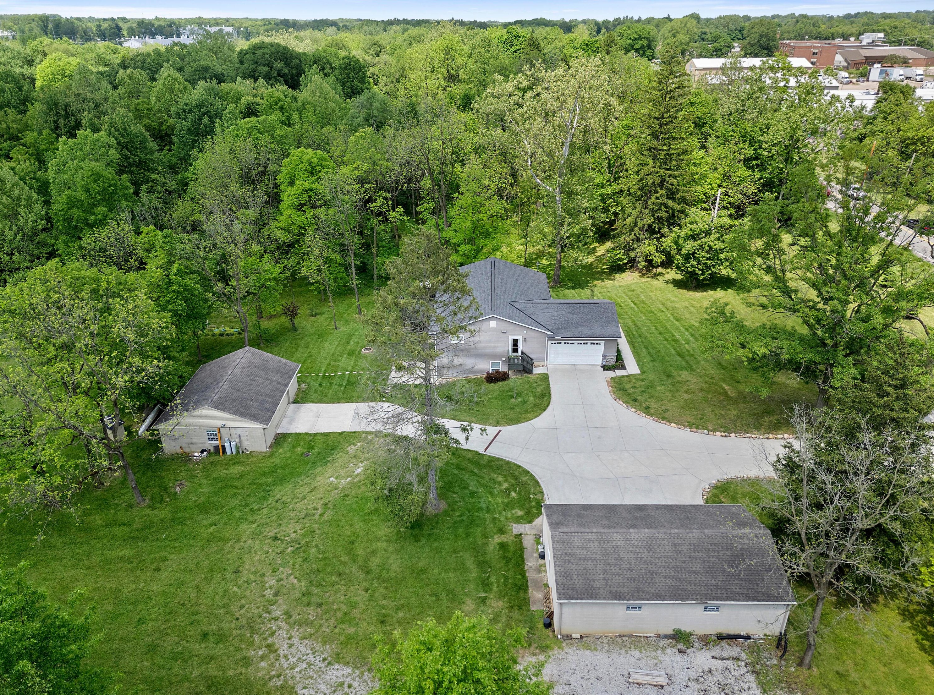 2429 Sunbury Rd, Columbus, OH 43219