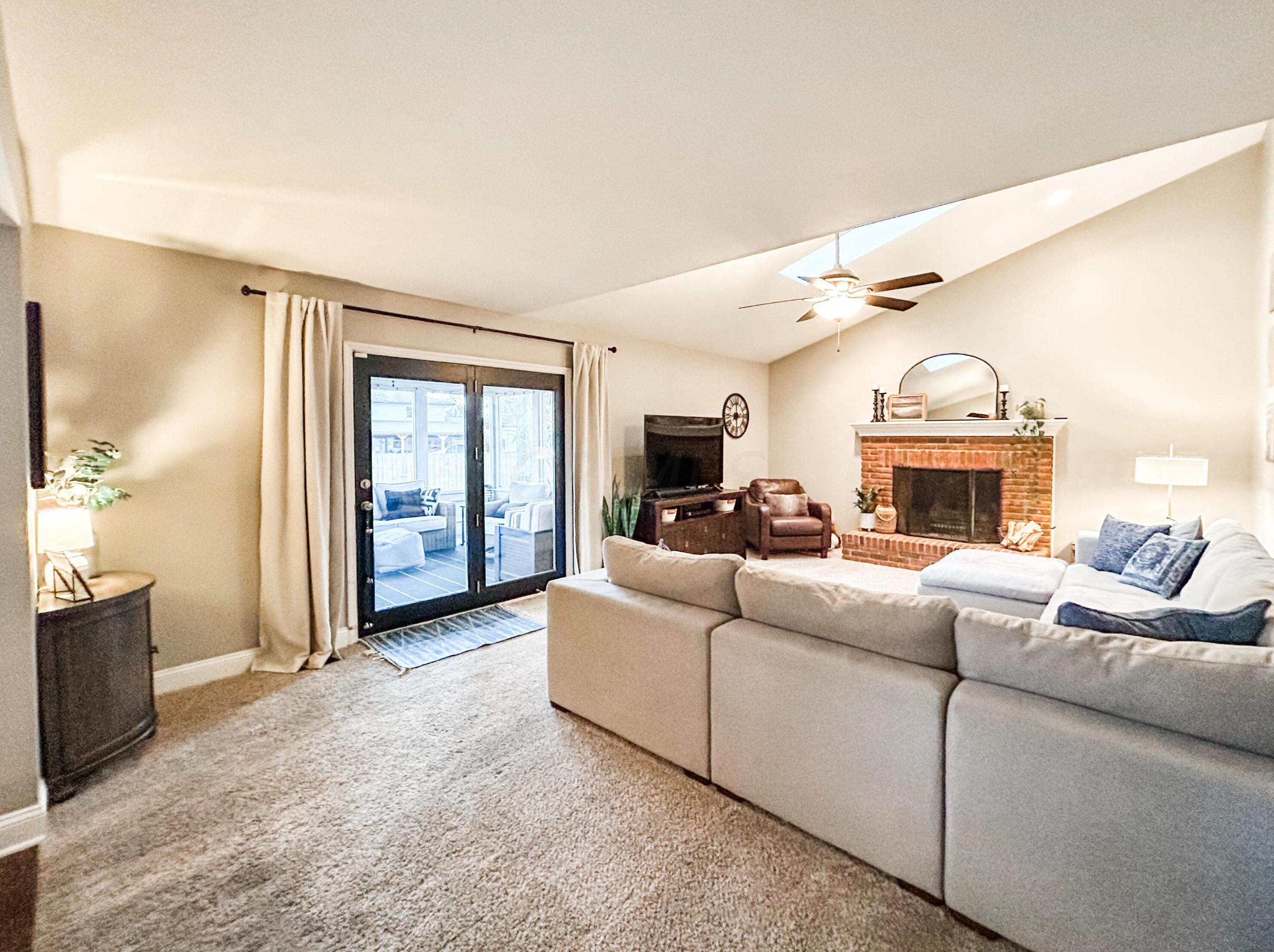 3535 Boathouse Dr, Hilliard OH  43026-7817 exterior