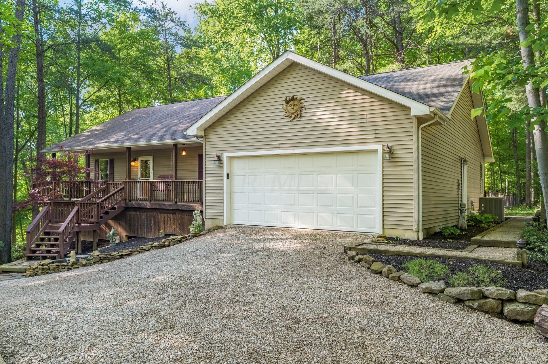 1943 Wolverine Ln, Sugar Grove, OH 43155-9659