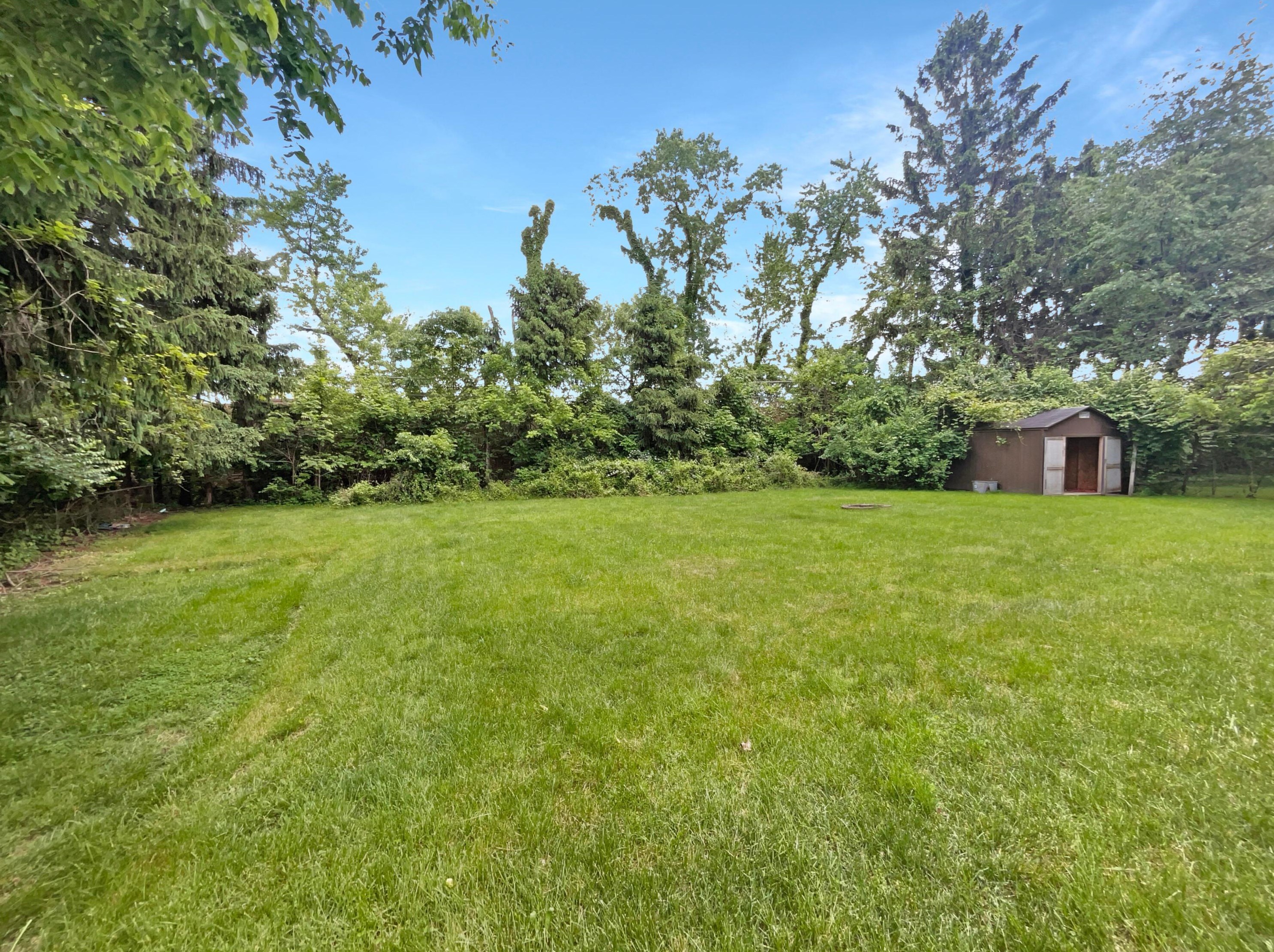 1300 Knollwood Dr, Columbus OH 43232 exterior