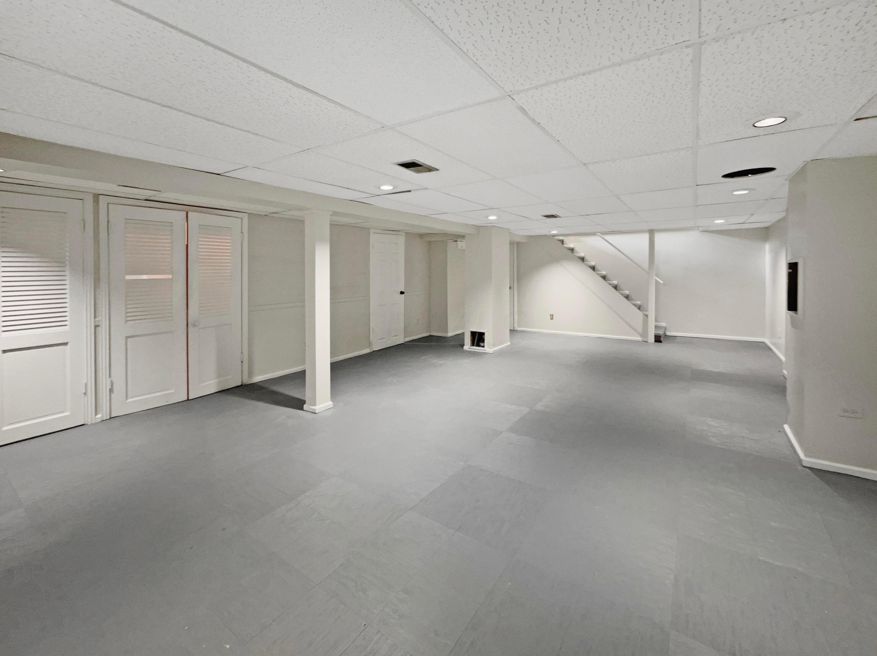 1300 Knollwood Dr, Columbus OH 43232 exterior