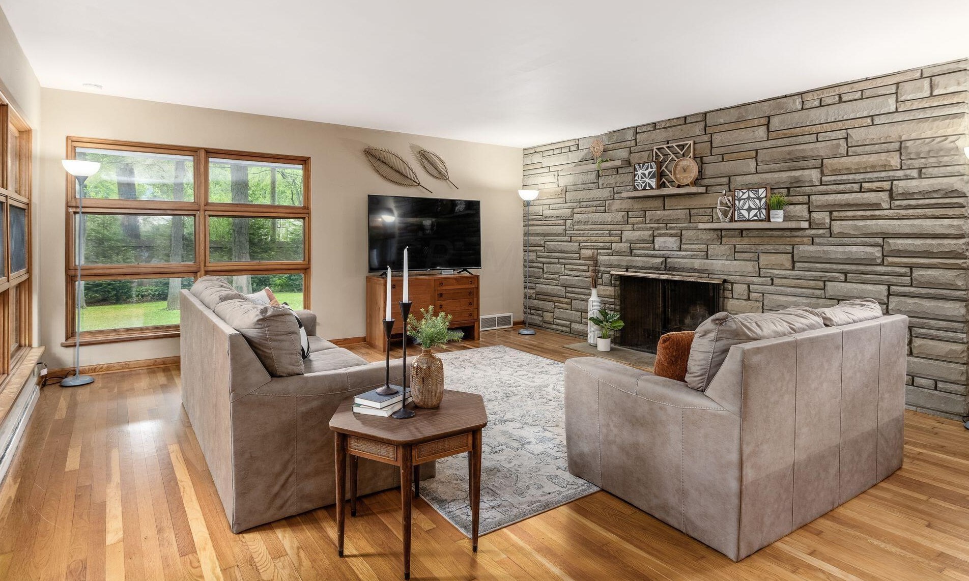 2660 Minerva Lake Rd, Columbus OH  43231-4870 exterior