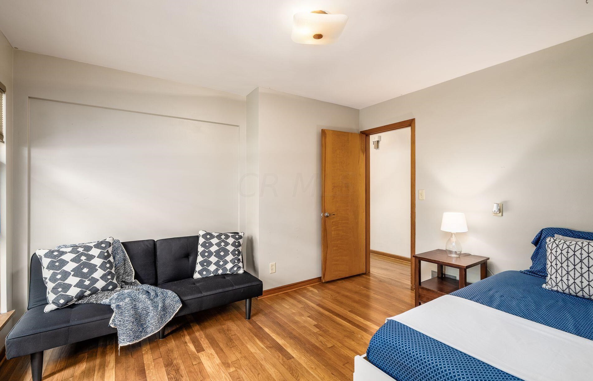 2660 Minerva Lake Rd, Columbus OH  43231-4870 exterior