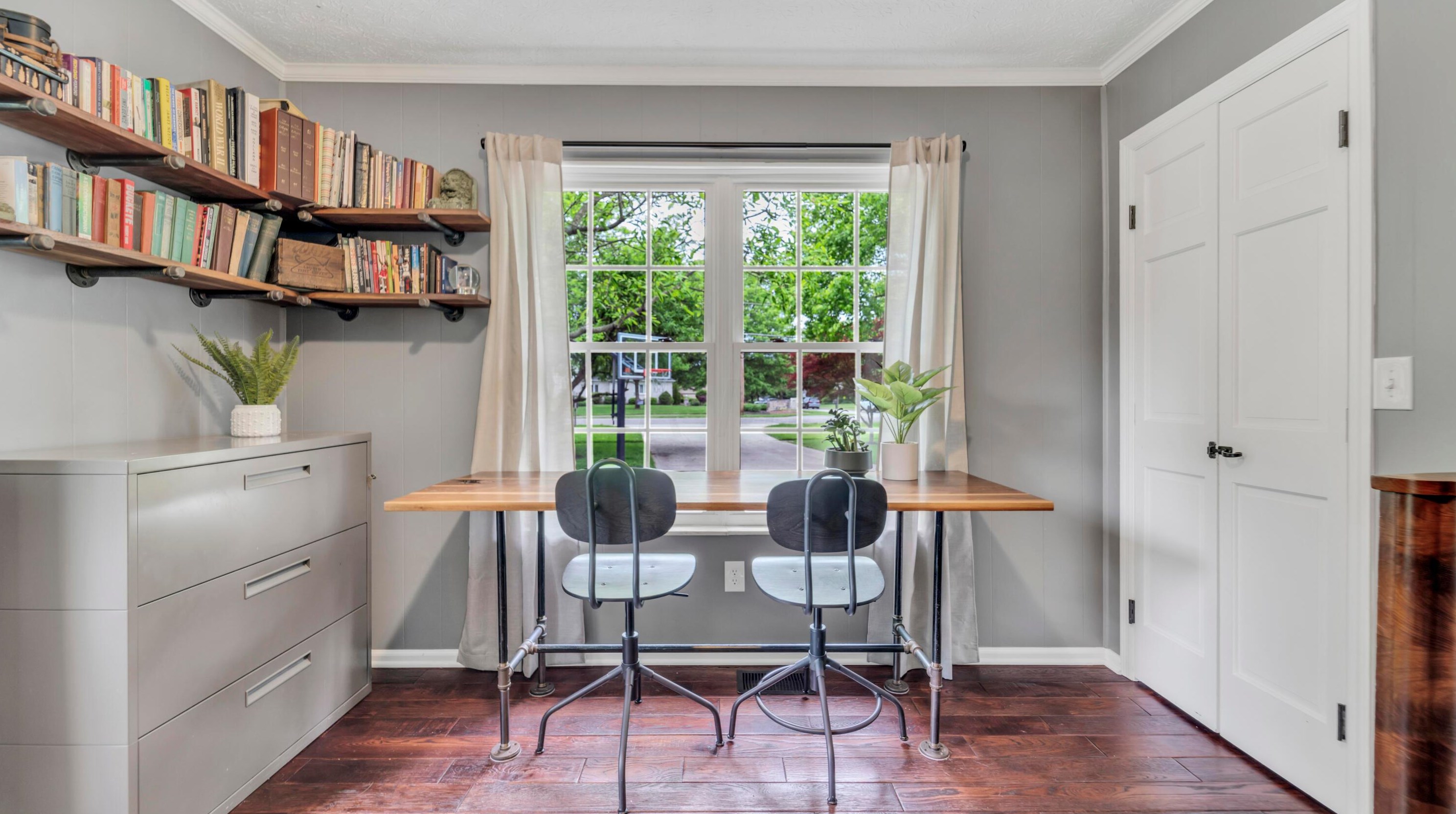 800 Cherry Btm Rd, Columbus OH 43230-2109 exterior