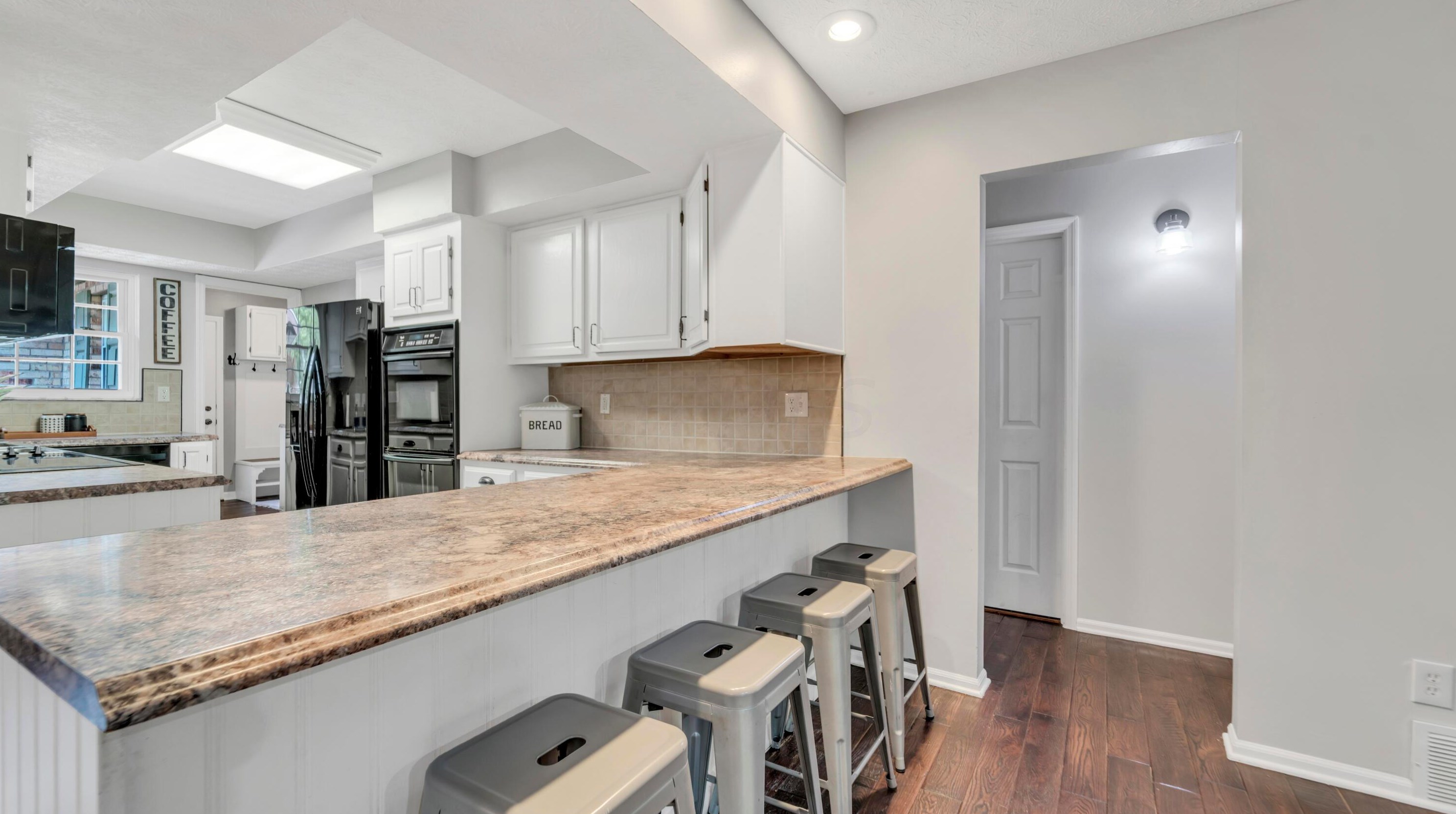 800 Cherry Btm Rd, Columbus OH 43230-2109 exterior