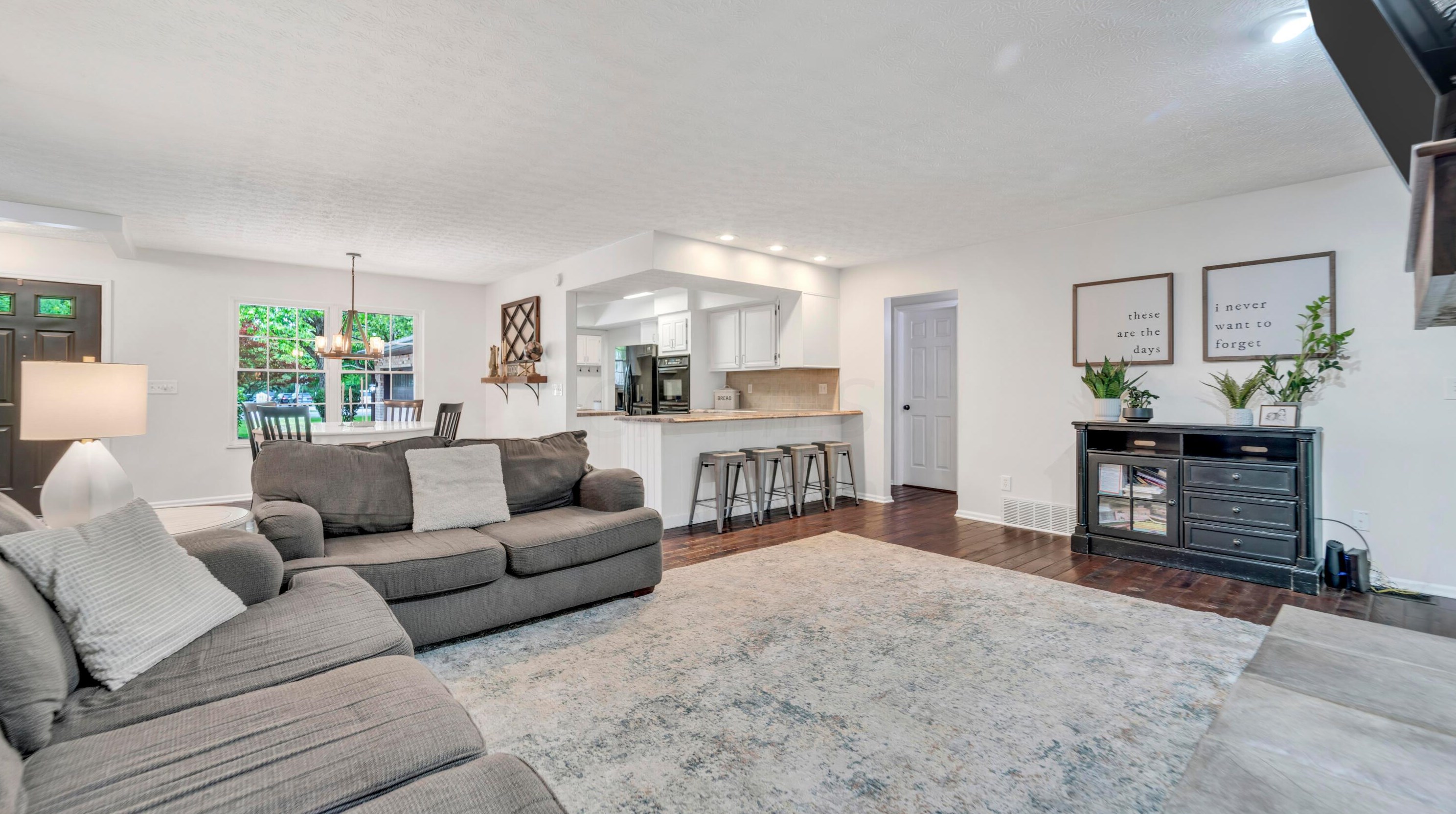 800 Cherry Btm Rd, Columbus OH 43230-2109 exterior