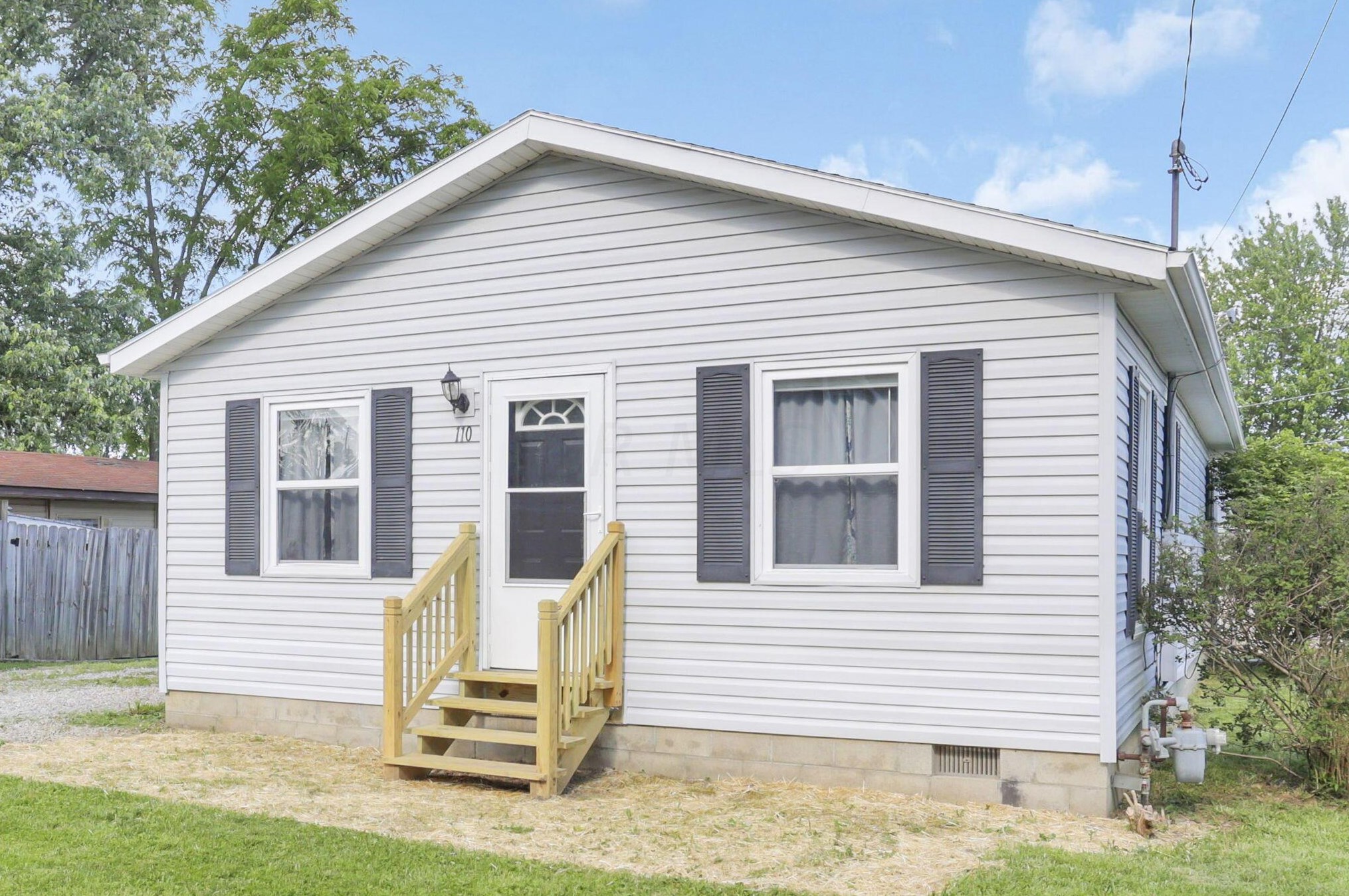 110 Elliott Ave, Buckeye Lake, OH 43008