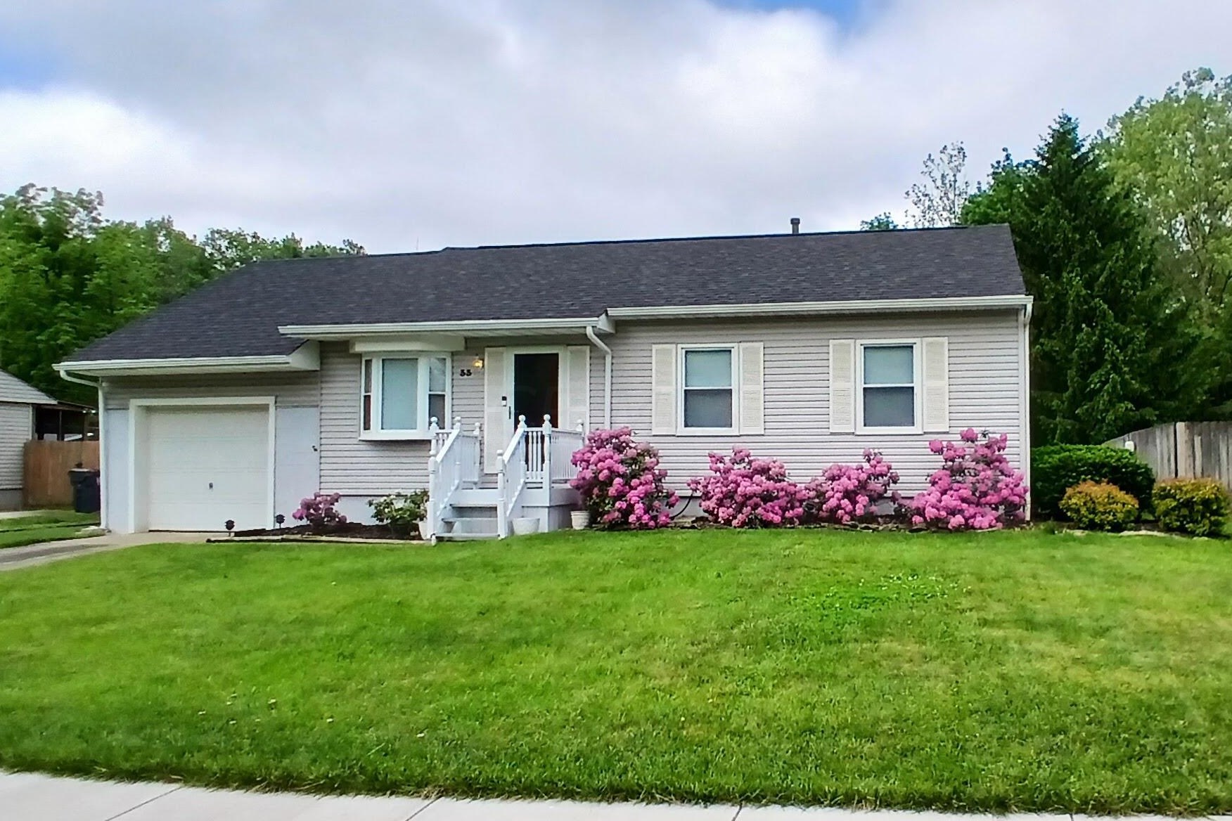 33 Westview Dr, Johnstown, OH 43031-9564