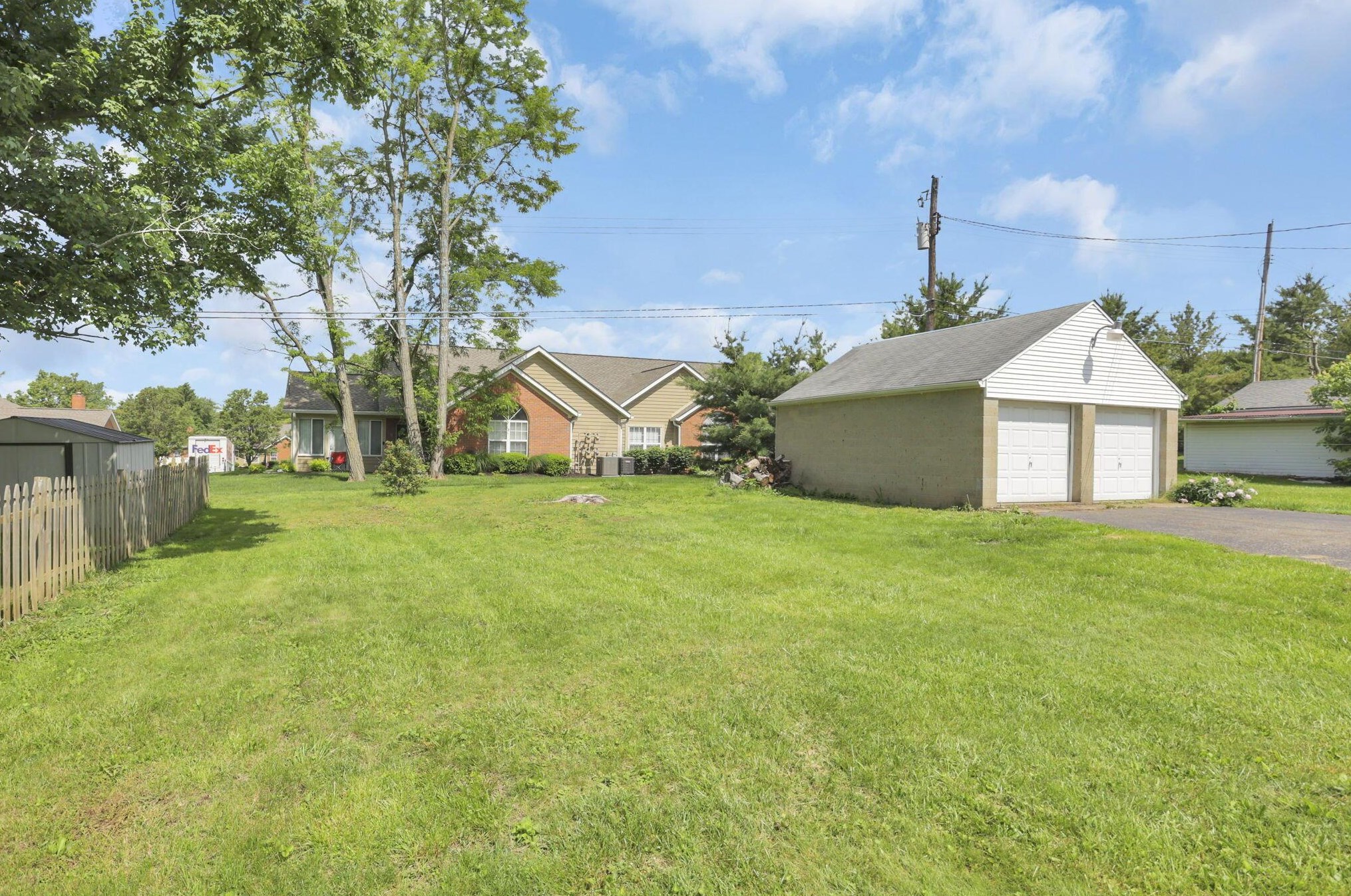 181 Center St, Pickerington OH  43147-1161 exterior