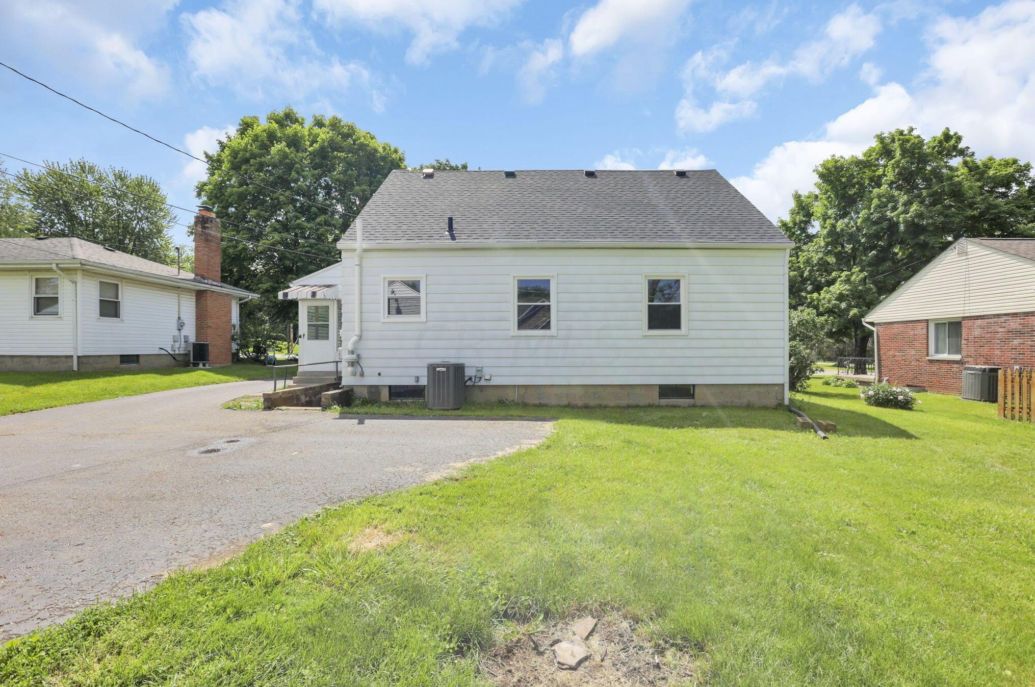 181 Center St, Pickerington OH  43147-1161 exterior