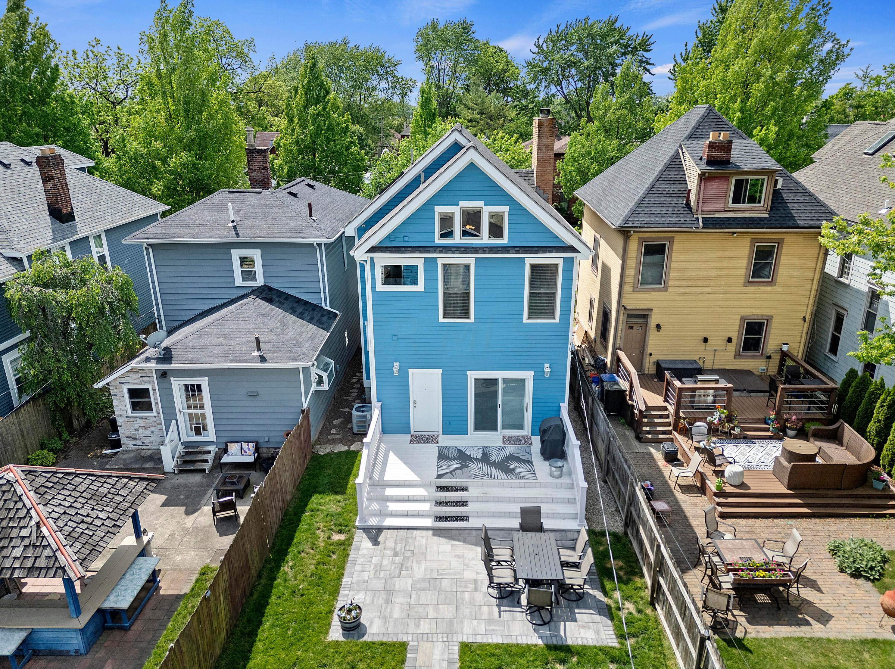 1070 Pennsylvania Ave, Columbus, OH 43201-3337