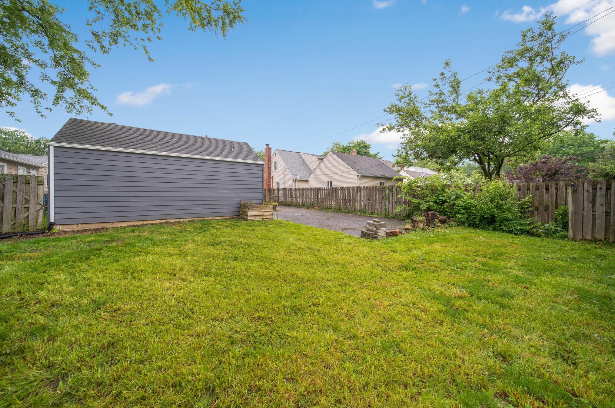 120 Edgevale Rd, Columbus OH 43221-1155 exterior