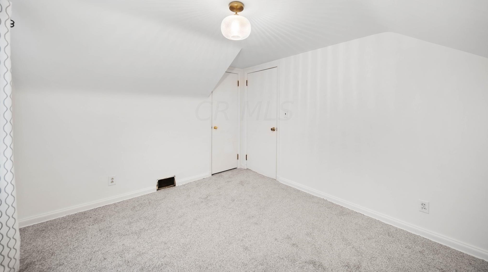 120 Edgevale Rd, Columbus OH 43221-1155 exterior