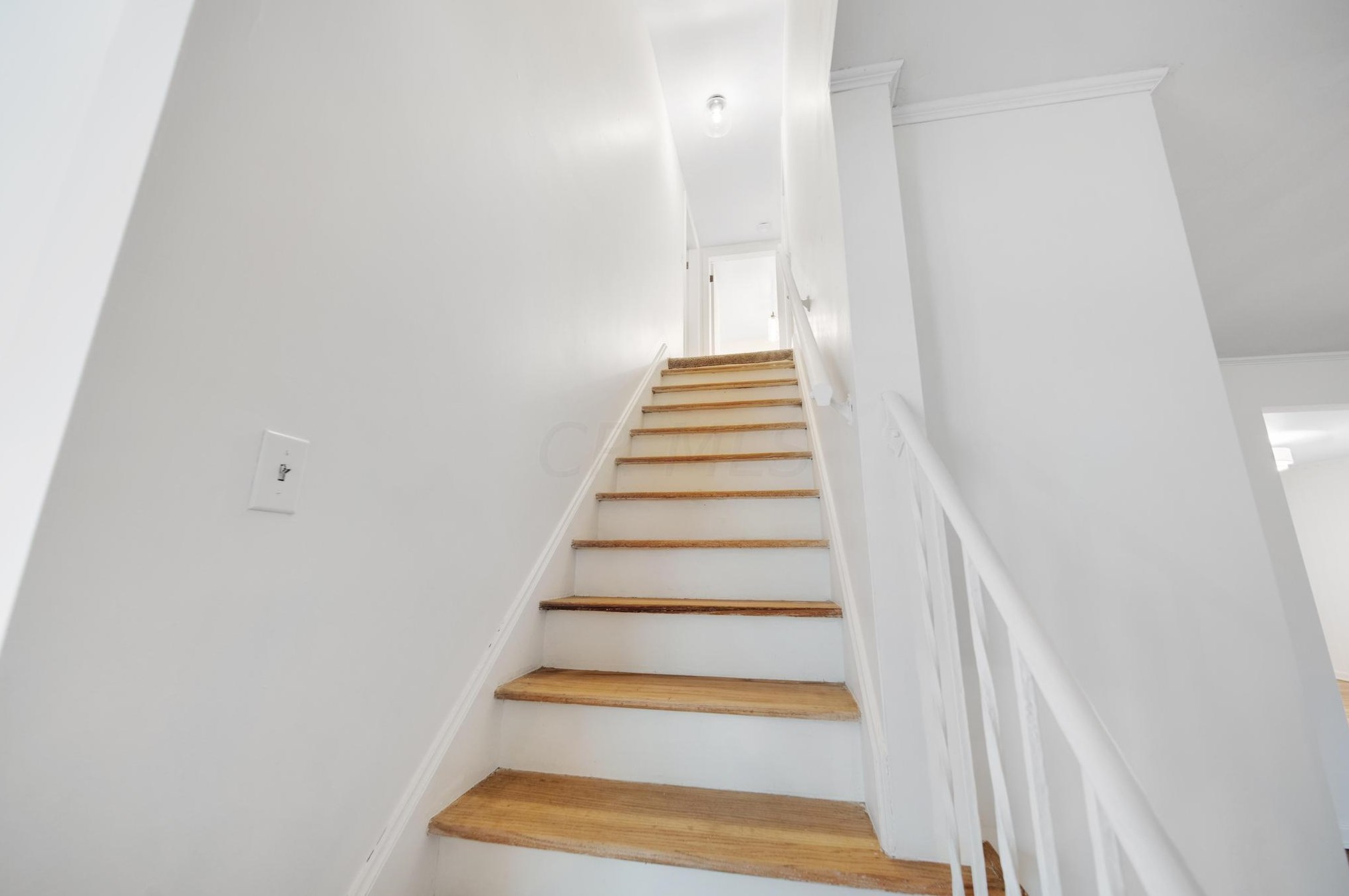 120 Edgevale Rd, Columbus OH 43221-1155 exterior