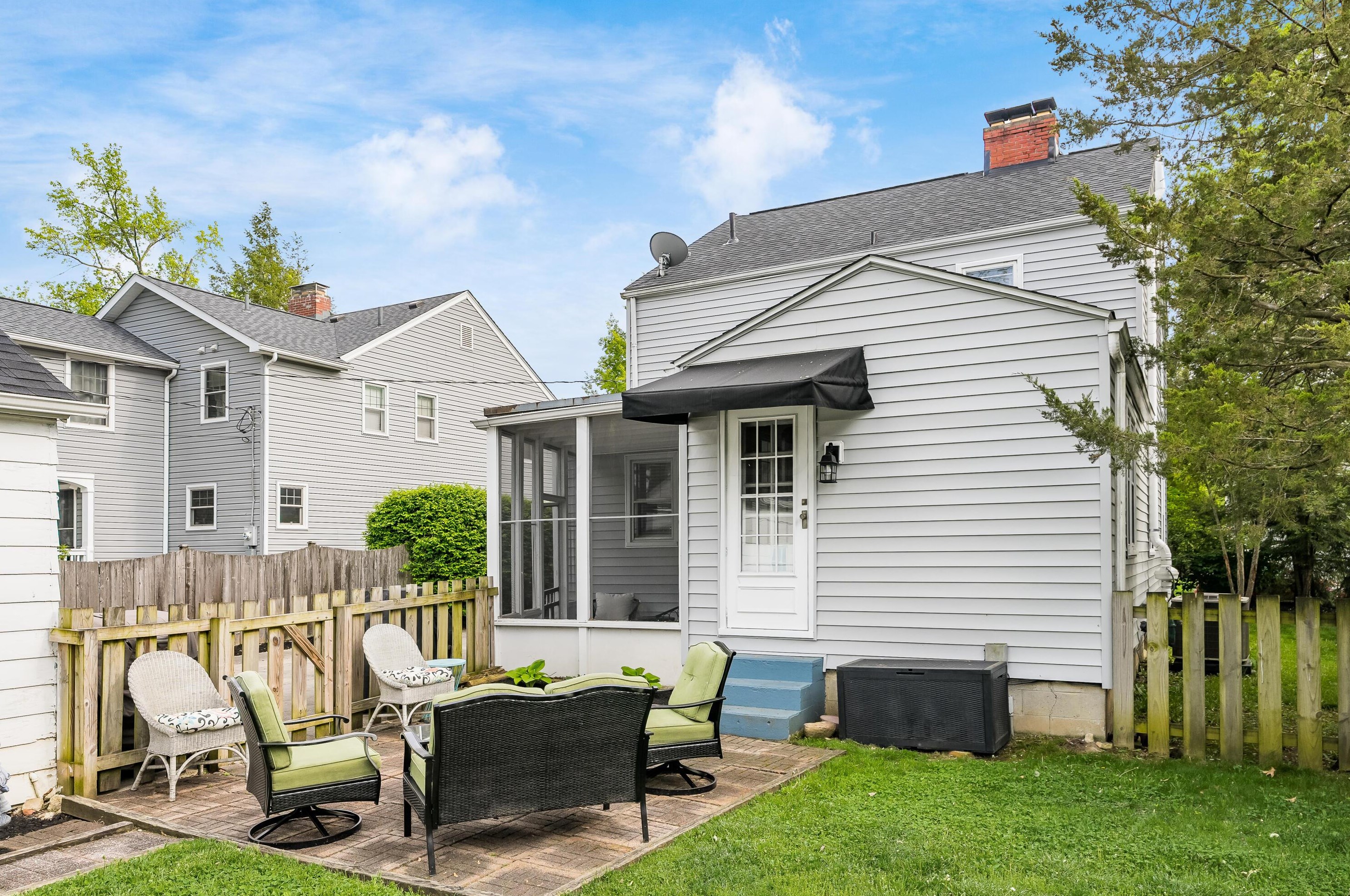 256 Schreyer Pl, Columbus OH  43214-2727 exterior