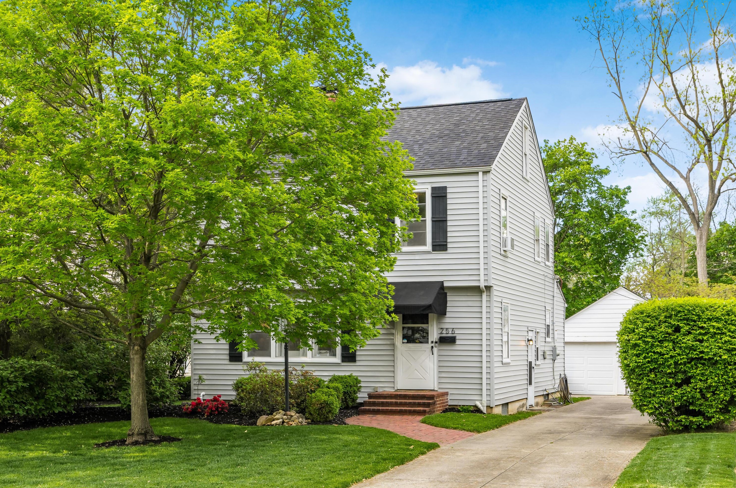 256 Schreyer Pl, Columbus OH  43214-2727 exterior