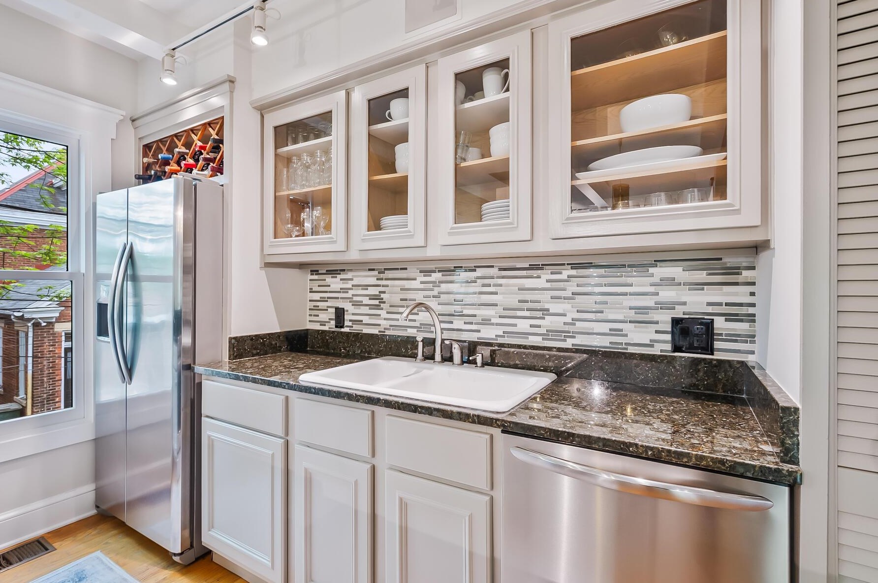 310 Alexander Aly, Columbus OH 43206-2190 exterior