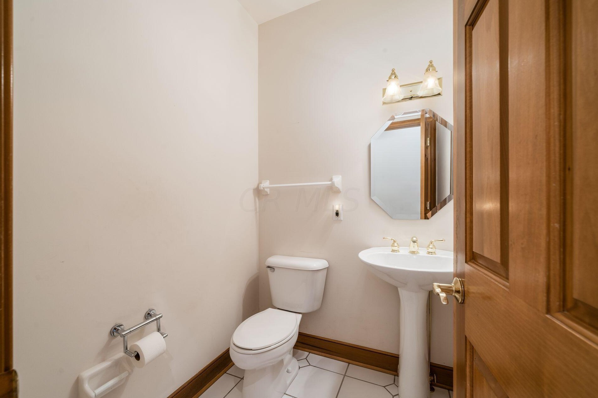 5258 Lola Way, Columbus OH 43235-3478 exterior