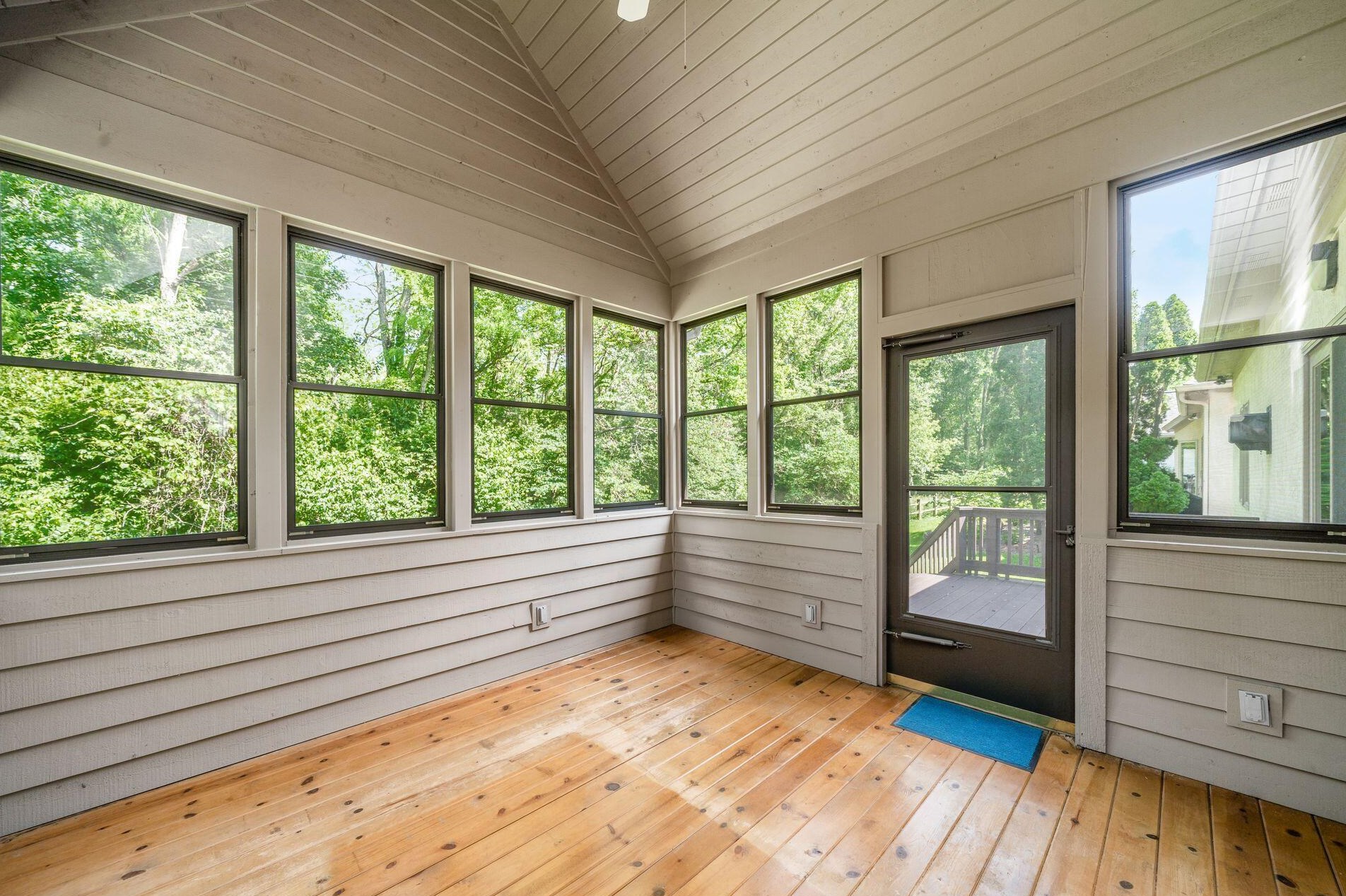 5258 Lola Way, Columbus OH 43235-3478 exterior