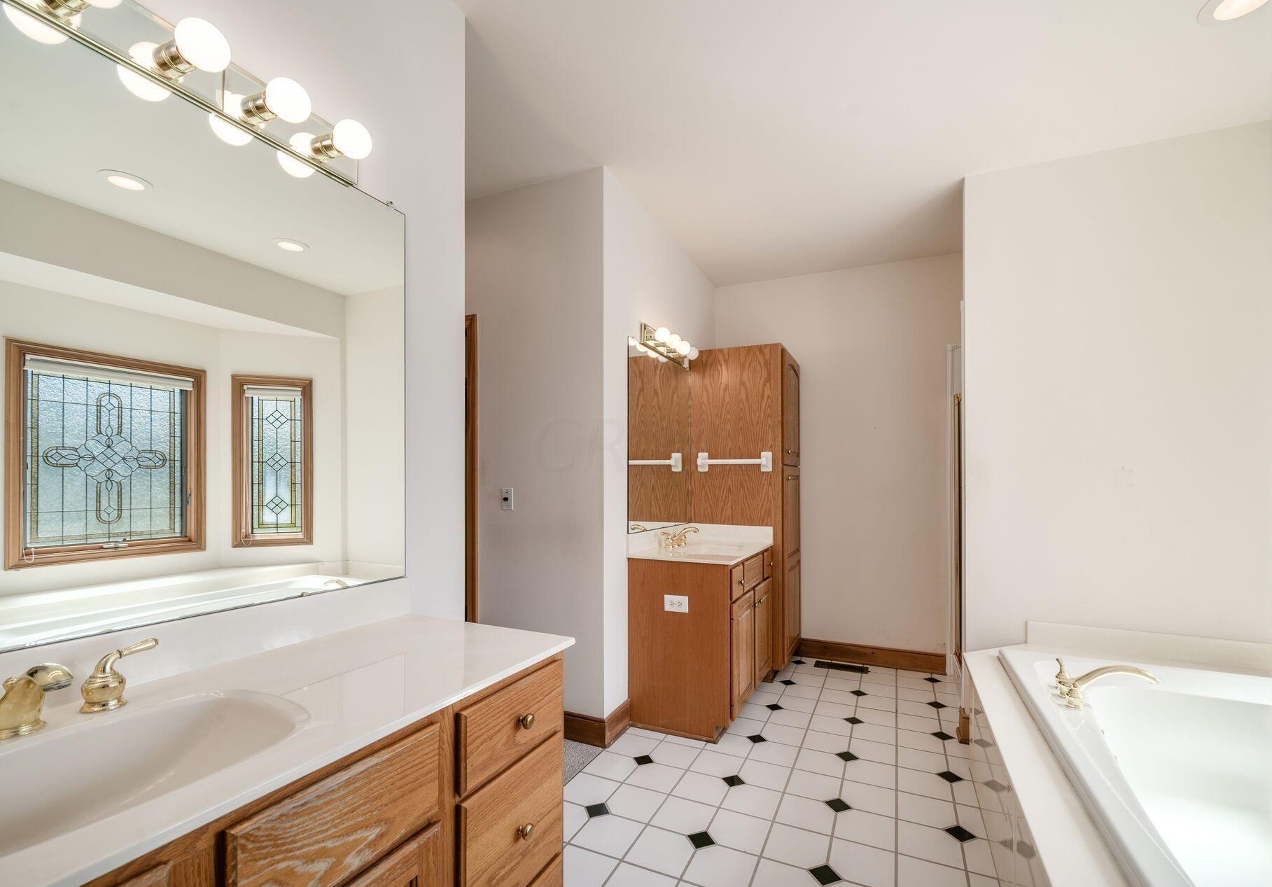 5258 Lola Way, Columbus OH 43235-3478 exterior