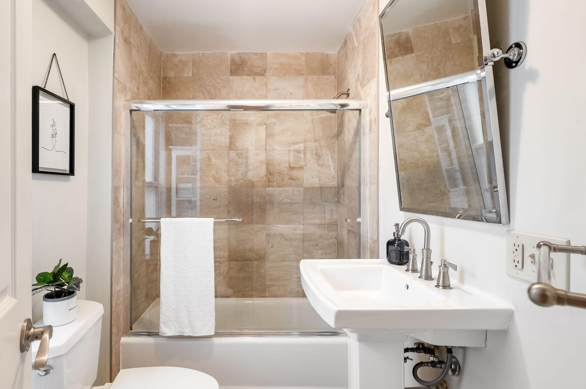 1055 Michigan Ave, Columbus OH  43201-3332 exterior