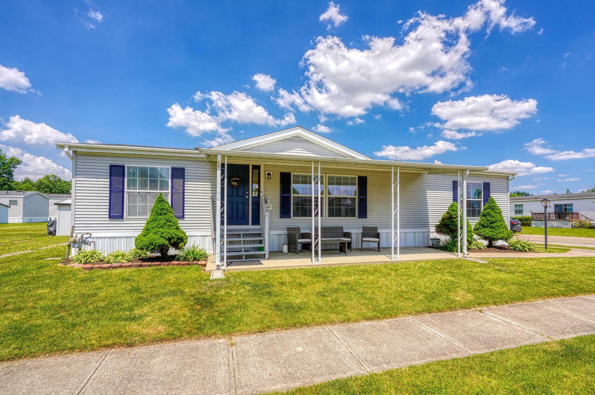 217 Rona Blvd, Pataskala, OH 43062-7229