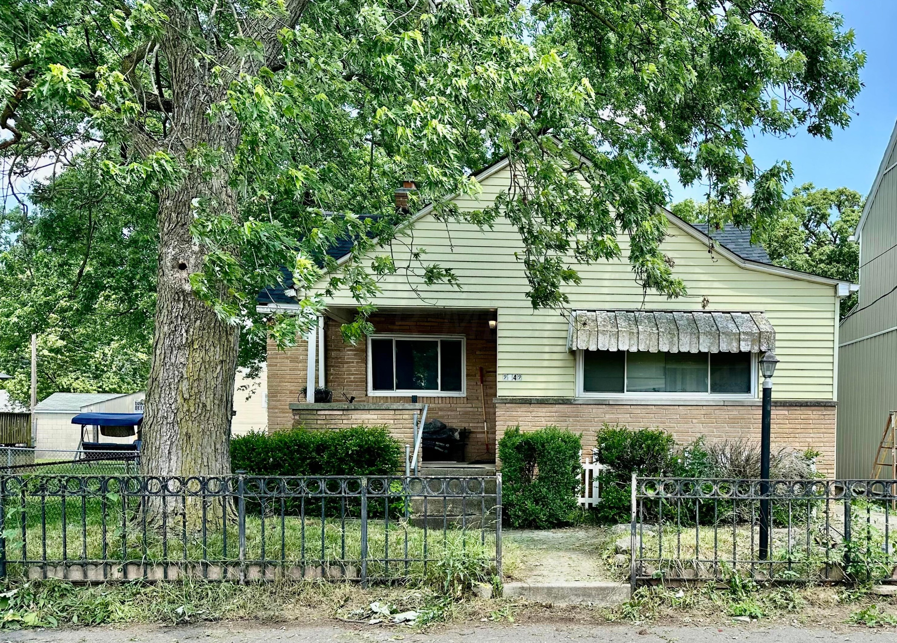 2342 Valleyview Dr, Columbus, OH 43204
