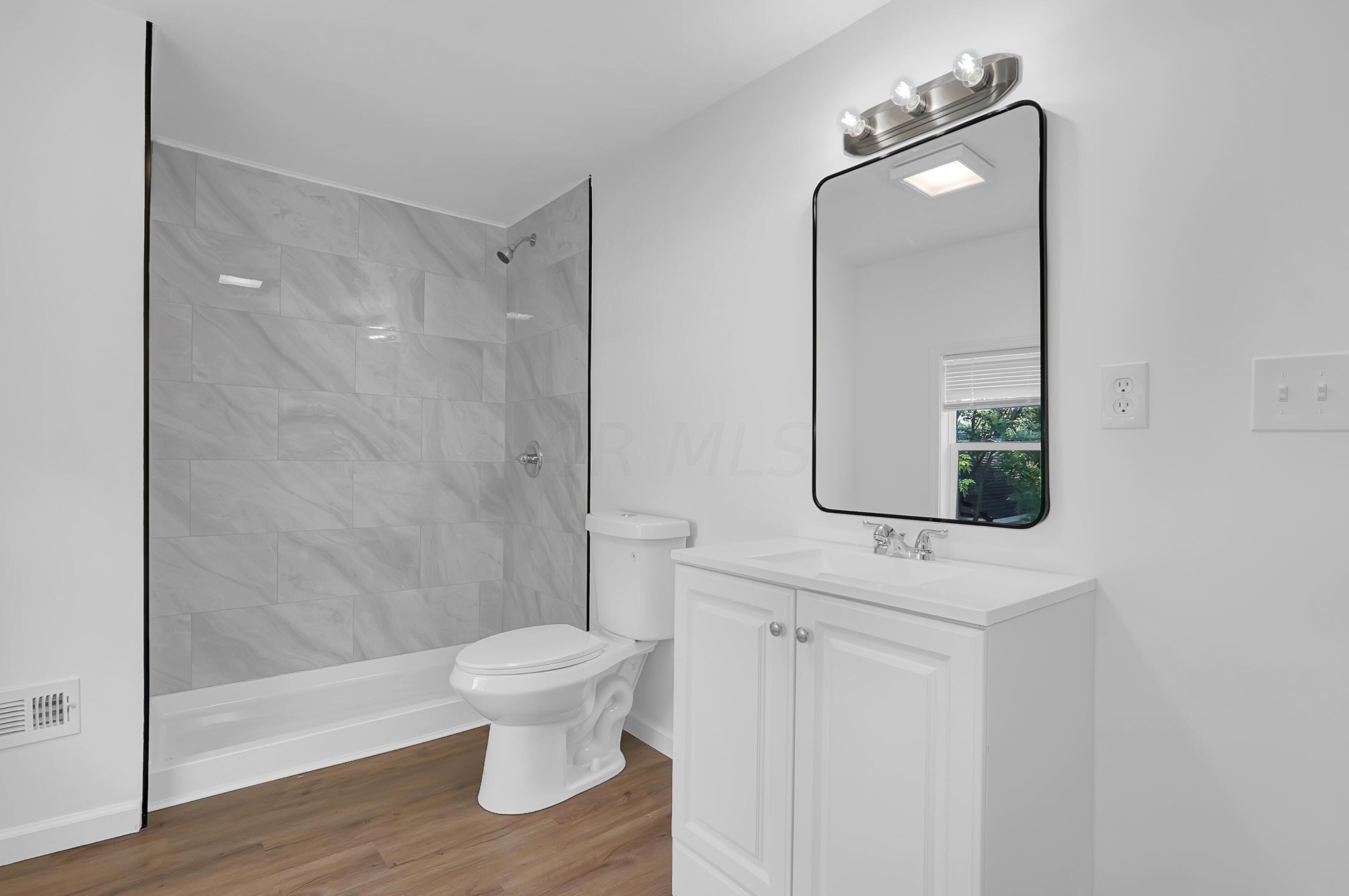 1010 Olmstead Ave, Columbus OH 43201-3023 exterior