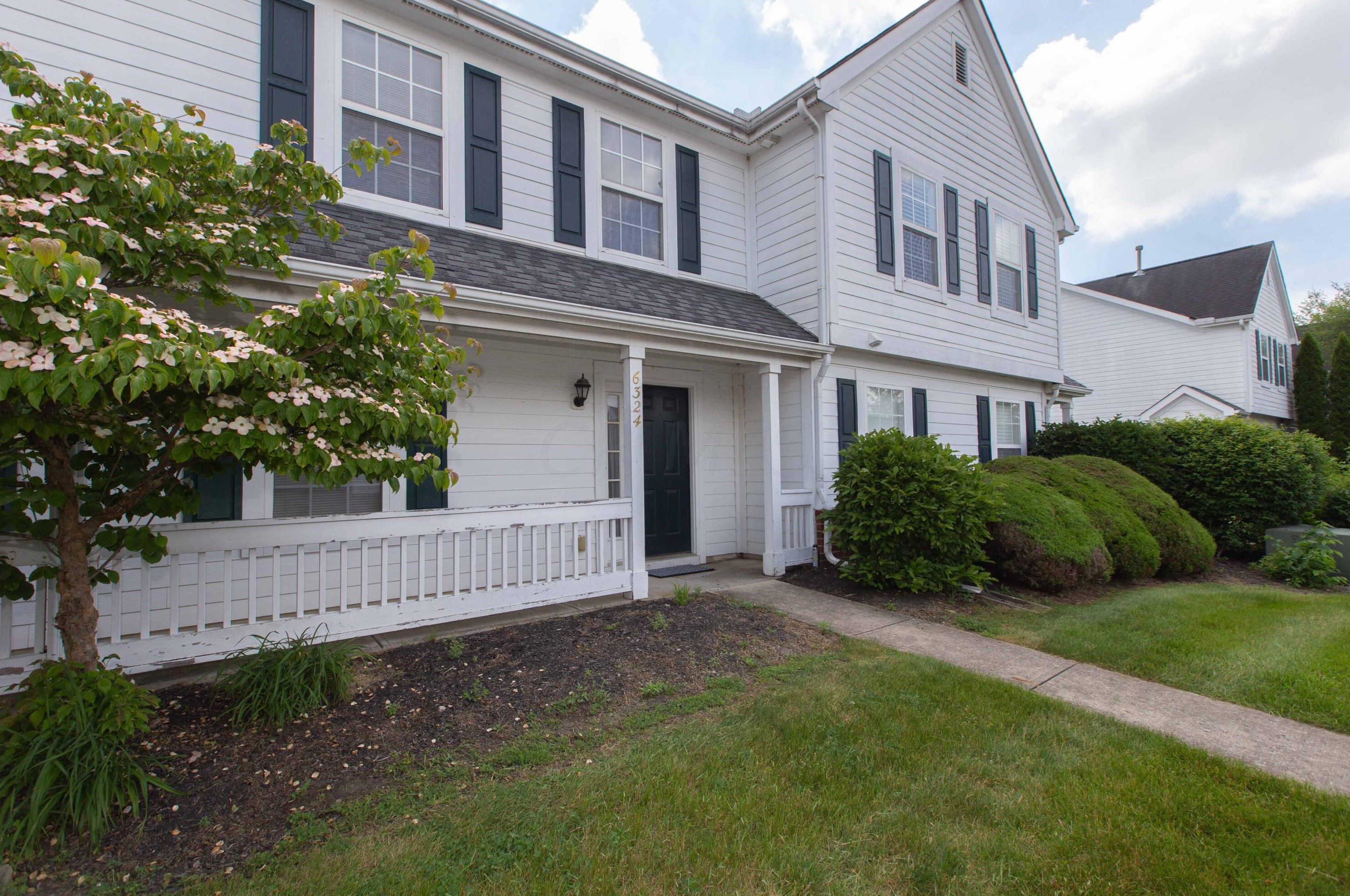 6324 Lakeview Dr, Darbydale, OH 43123-9355