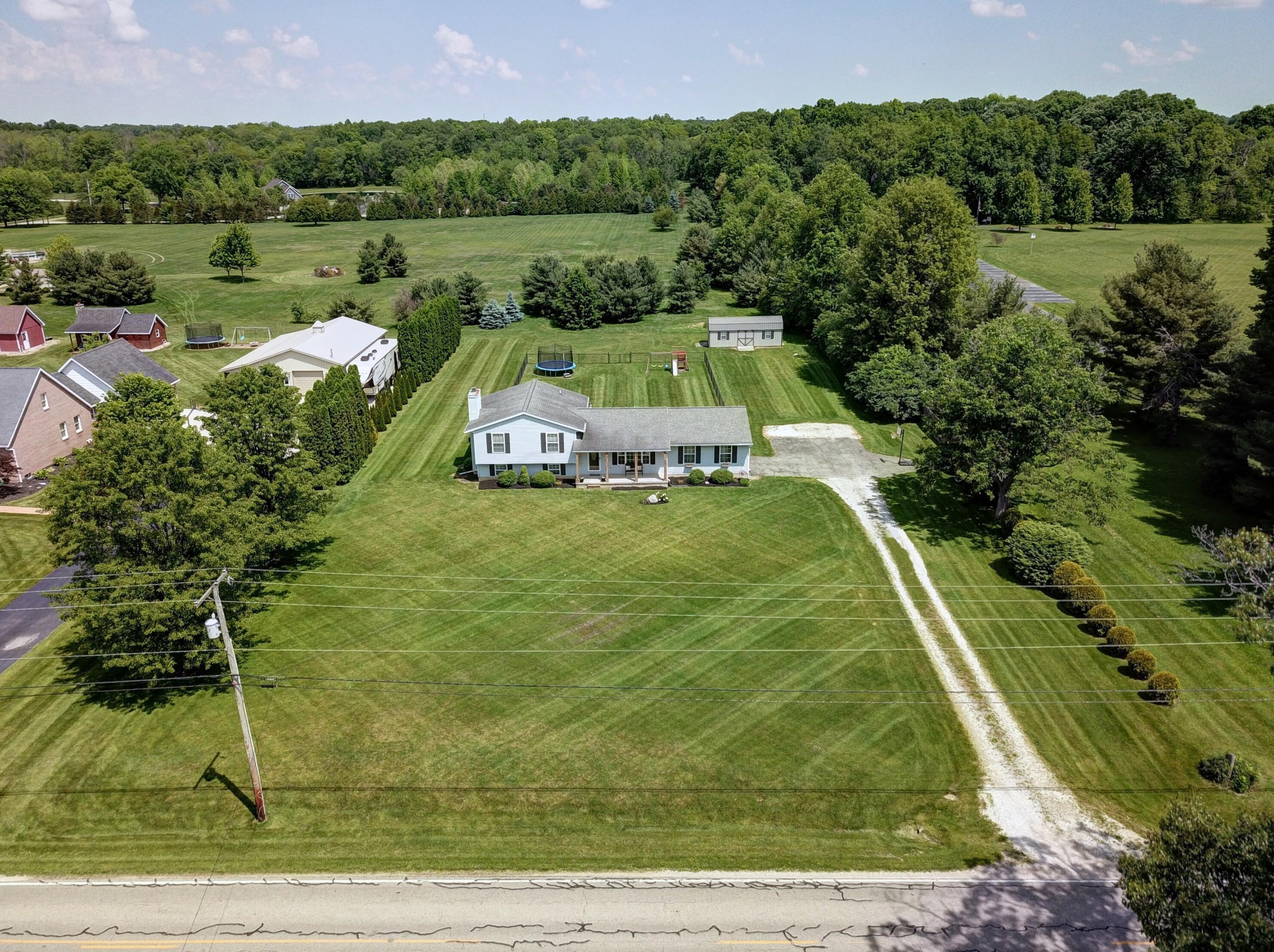 1194 Owens W Rd, Marion, OH 43302