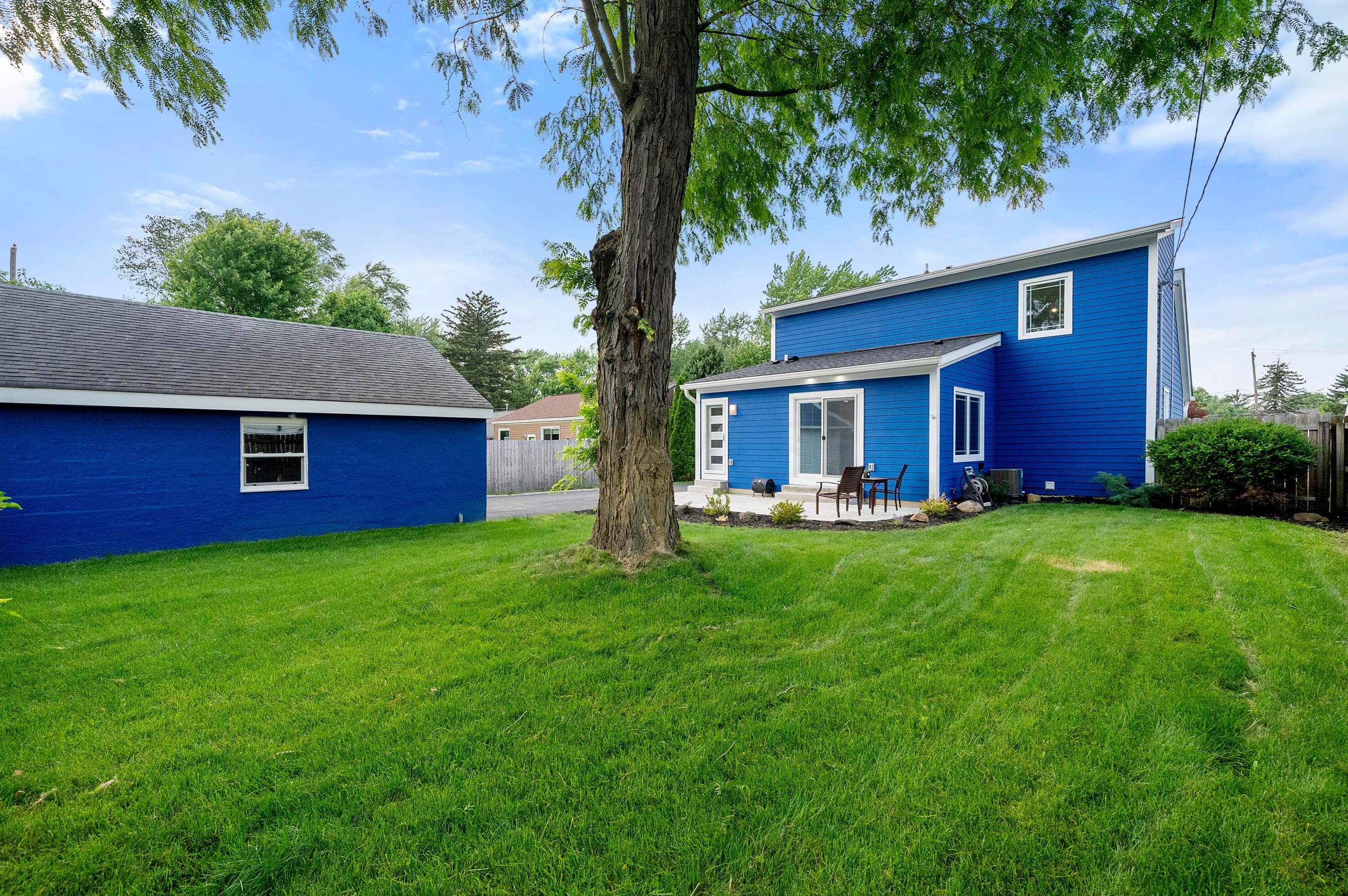 2225 Edgevale Rd, Columbus OH 43221-1162 exterior