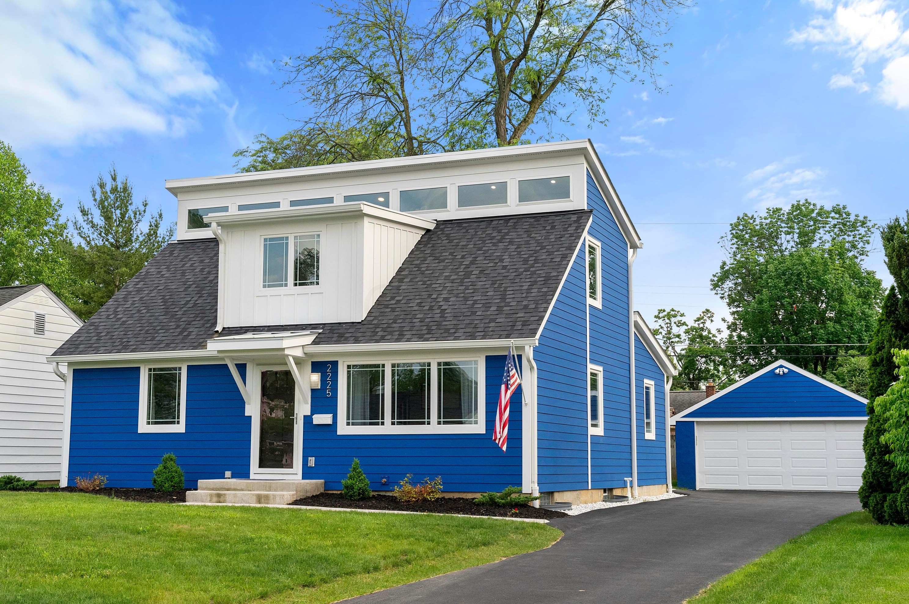 2225 Edgevale Rd, Columbus OH 43221-1162 exterior