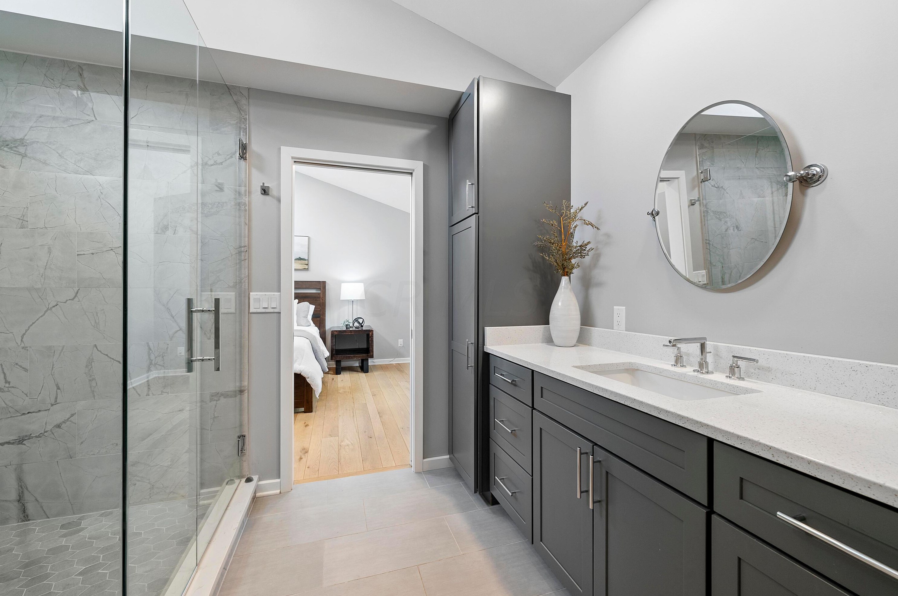 2225 Edgevale Rd, Columbus OH 43221-1162 exterior