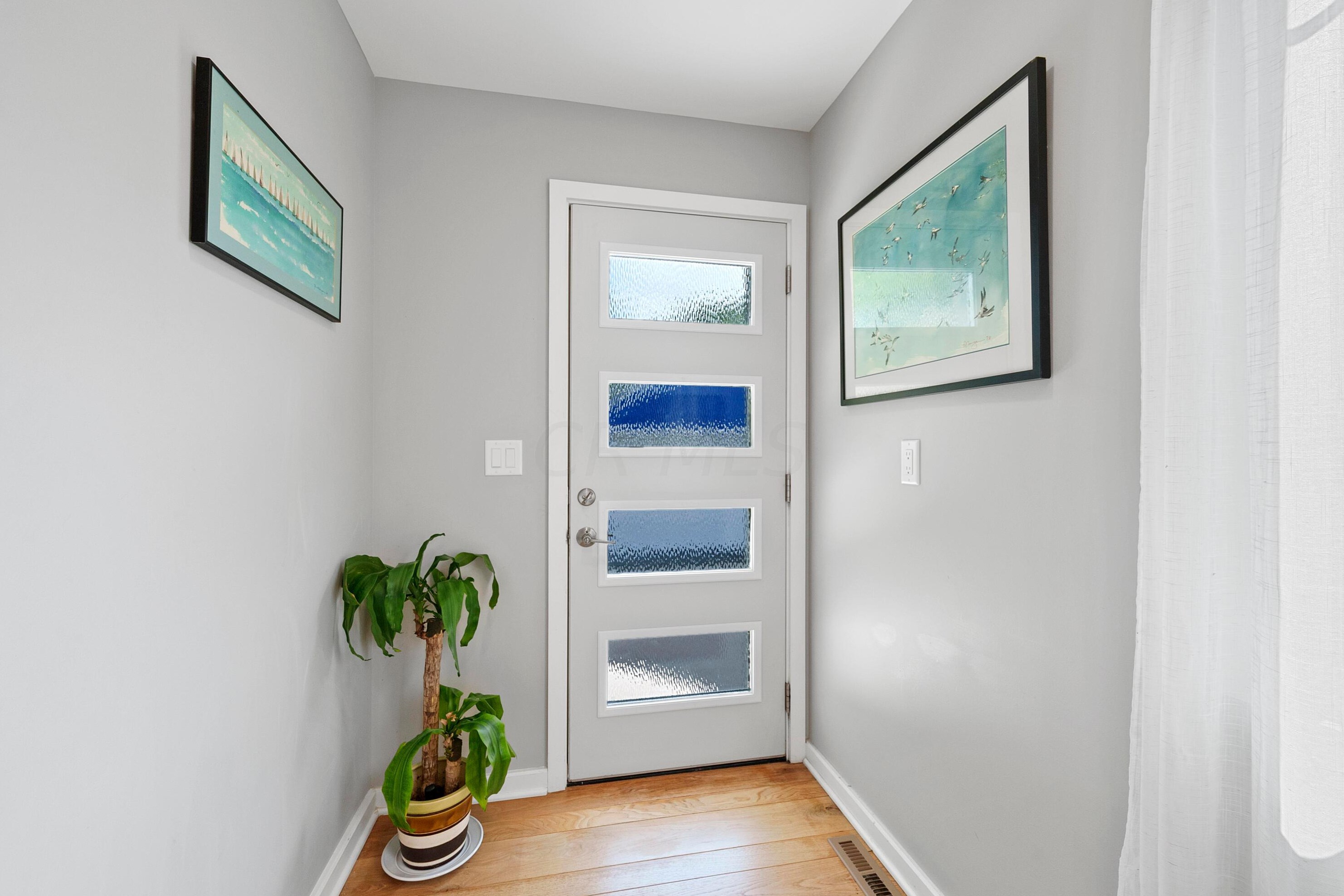 2225 Edgevale Rd, Columbus OH 43221-1162 exterior