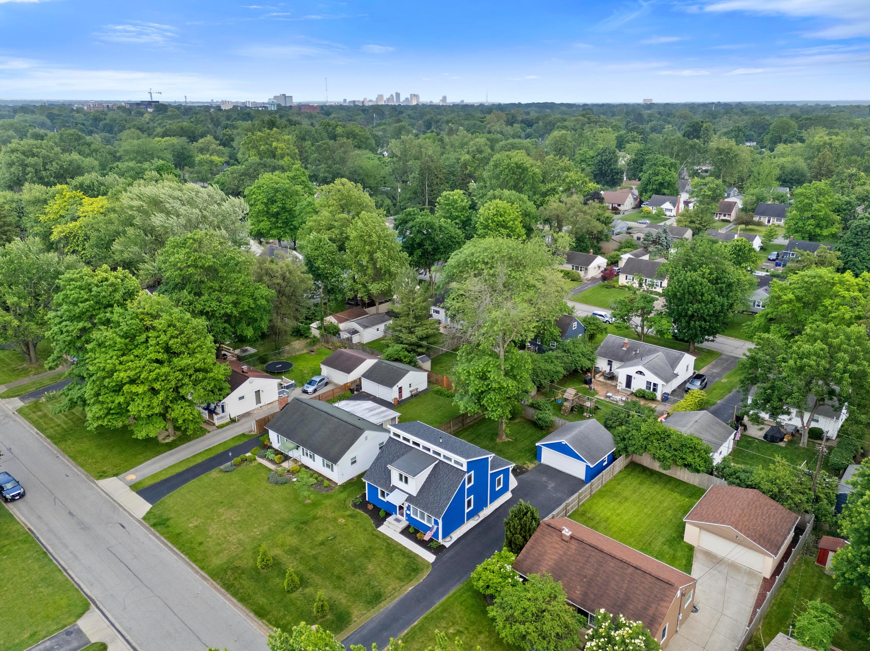 2225 Edgevale Rd, Columbus OH 43221-1162 exterior