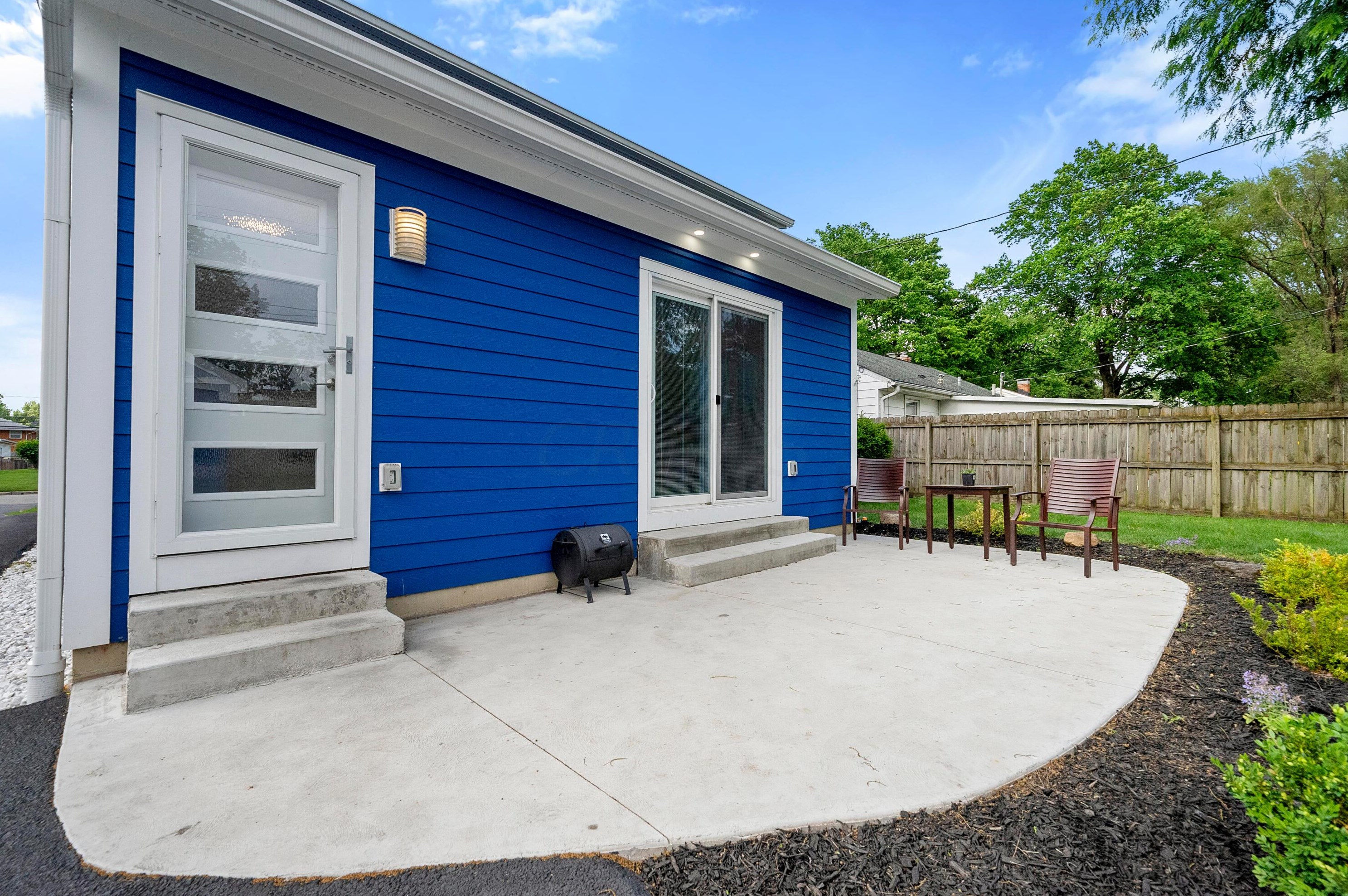 2225 Edgevale Rd, Columbus OH 43221-1162 exterior