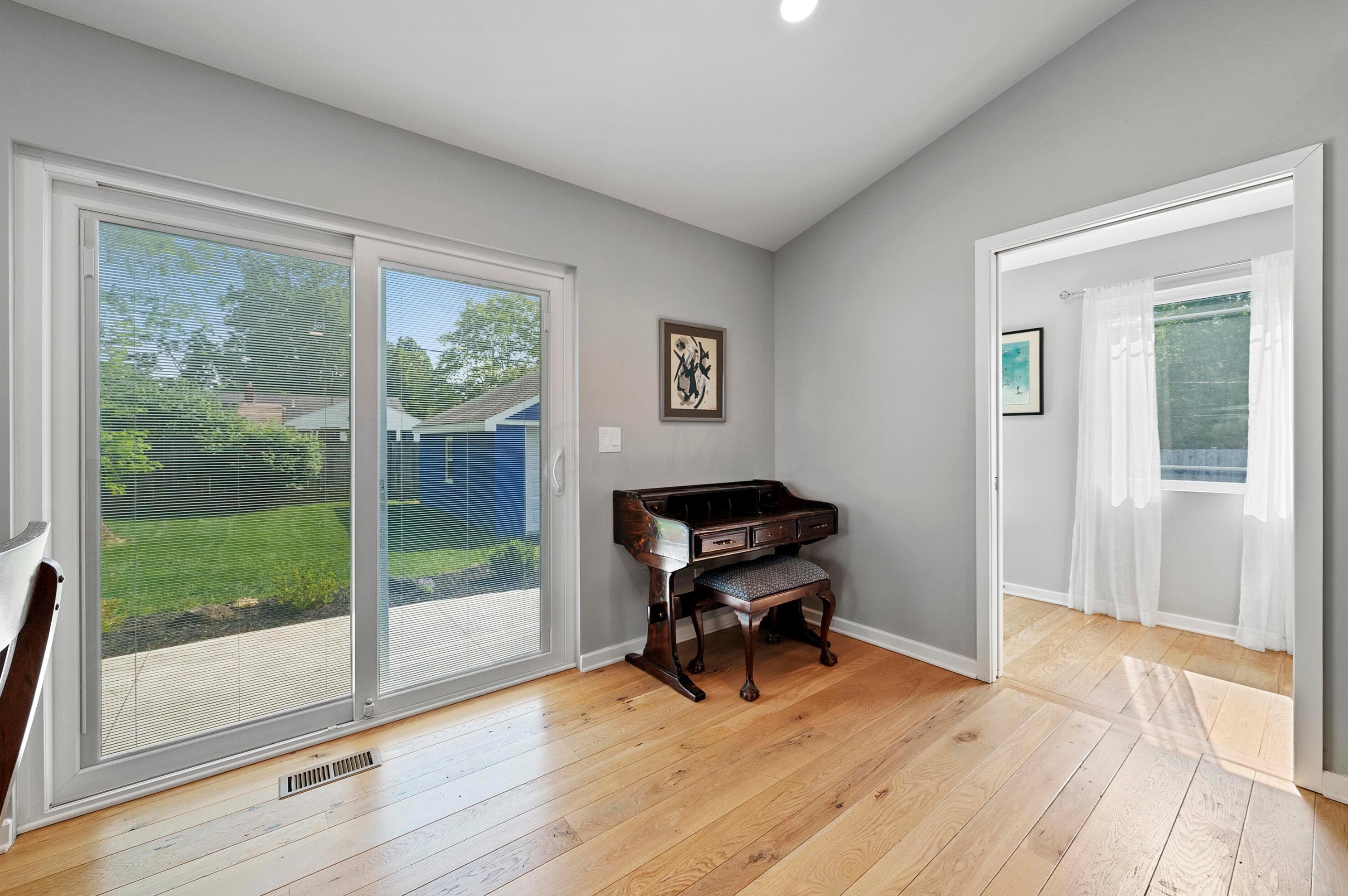 2225 Edgevale Rd, Columbus OH 43221-1162 exterior