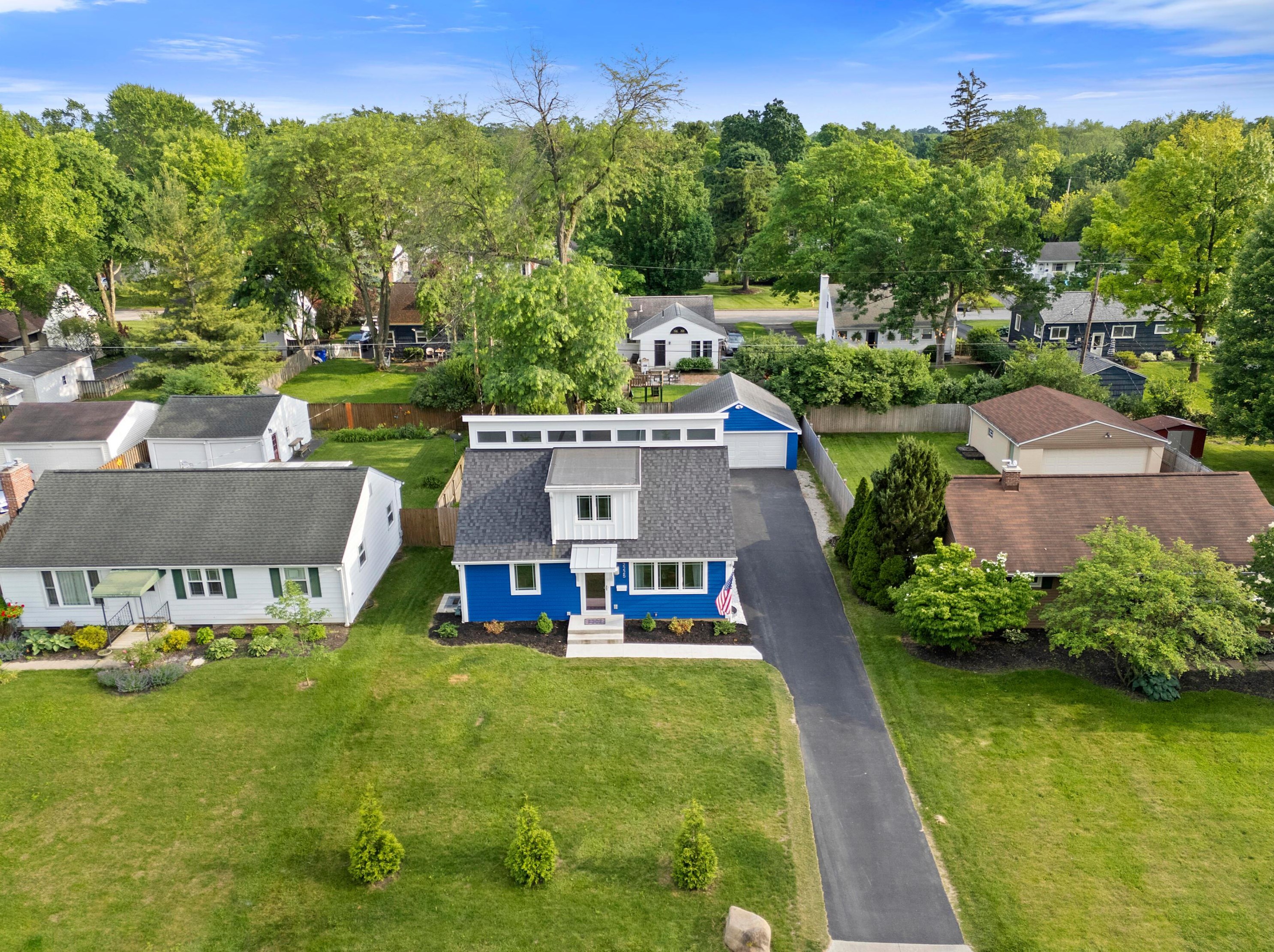 2225 Edgevale Rd, Columbus OH 43221-1162 exterior