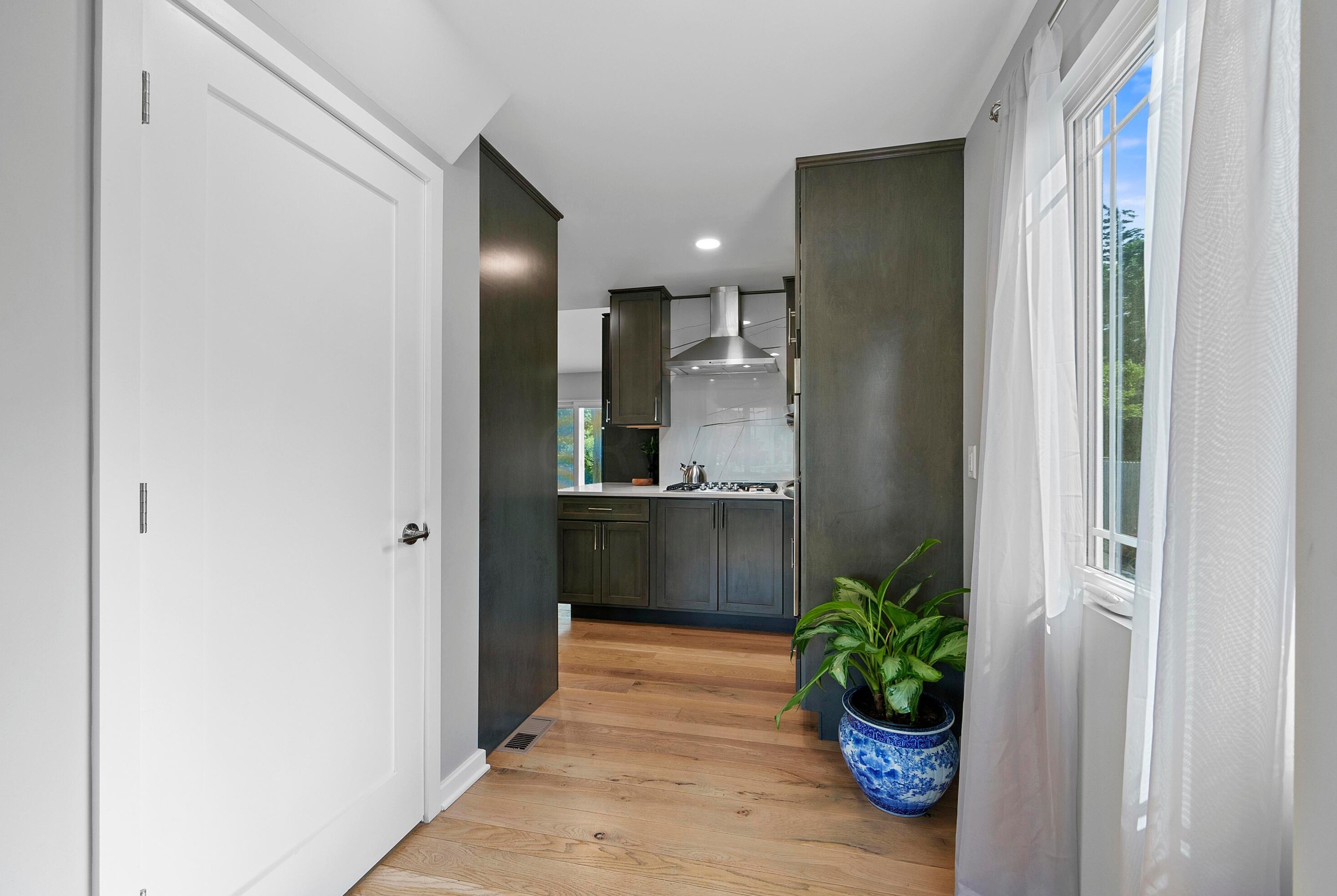 2225 Edgevale Rd, Columbus OH 43221-1162 exterior