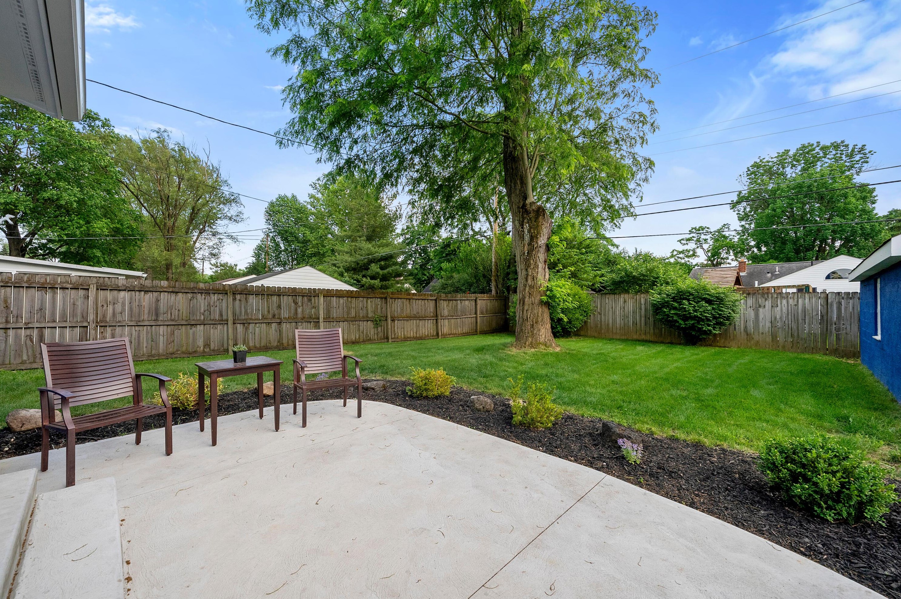 2225 Edgevale Rd, Columbus OH 43221-1162 exterior