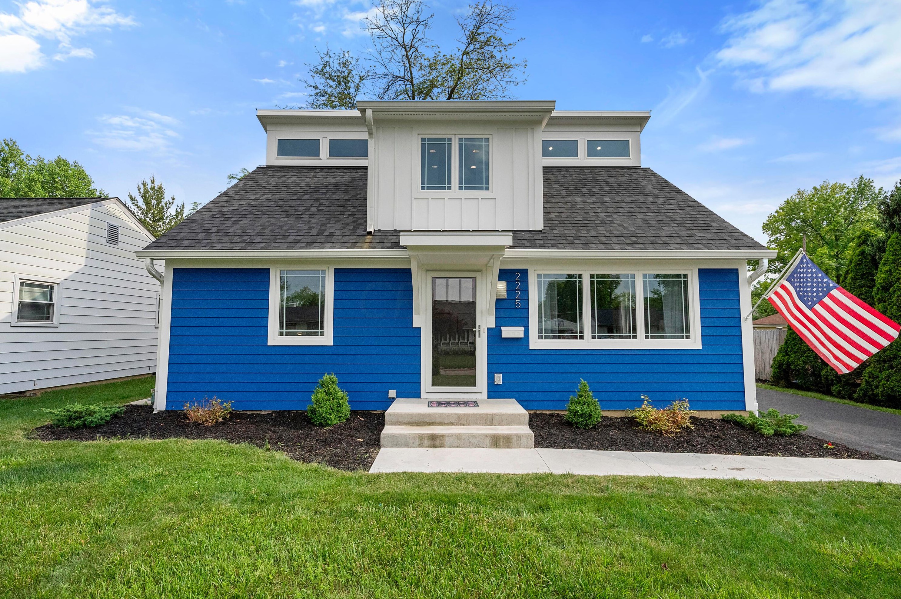 2225 Edgevale Rd, Columbus OH 43221-1162 exterior