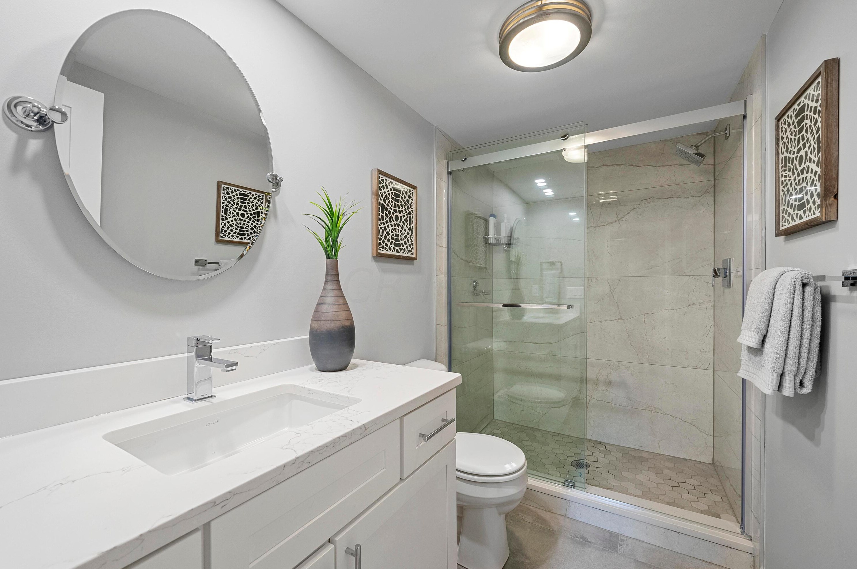 2225 Edgevale Rd, Columbus OH 43221-1162 exterior