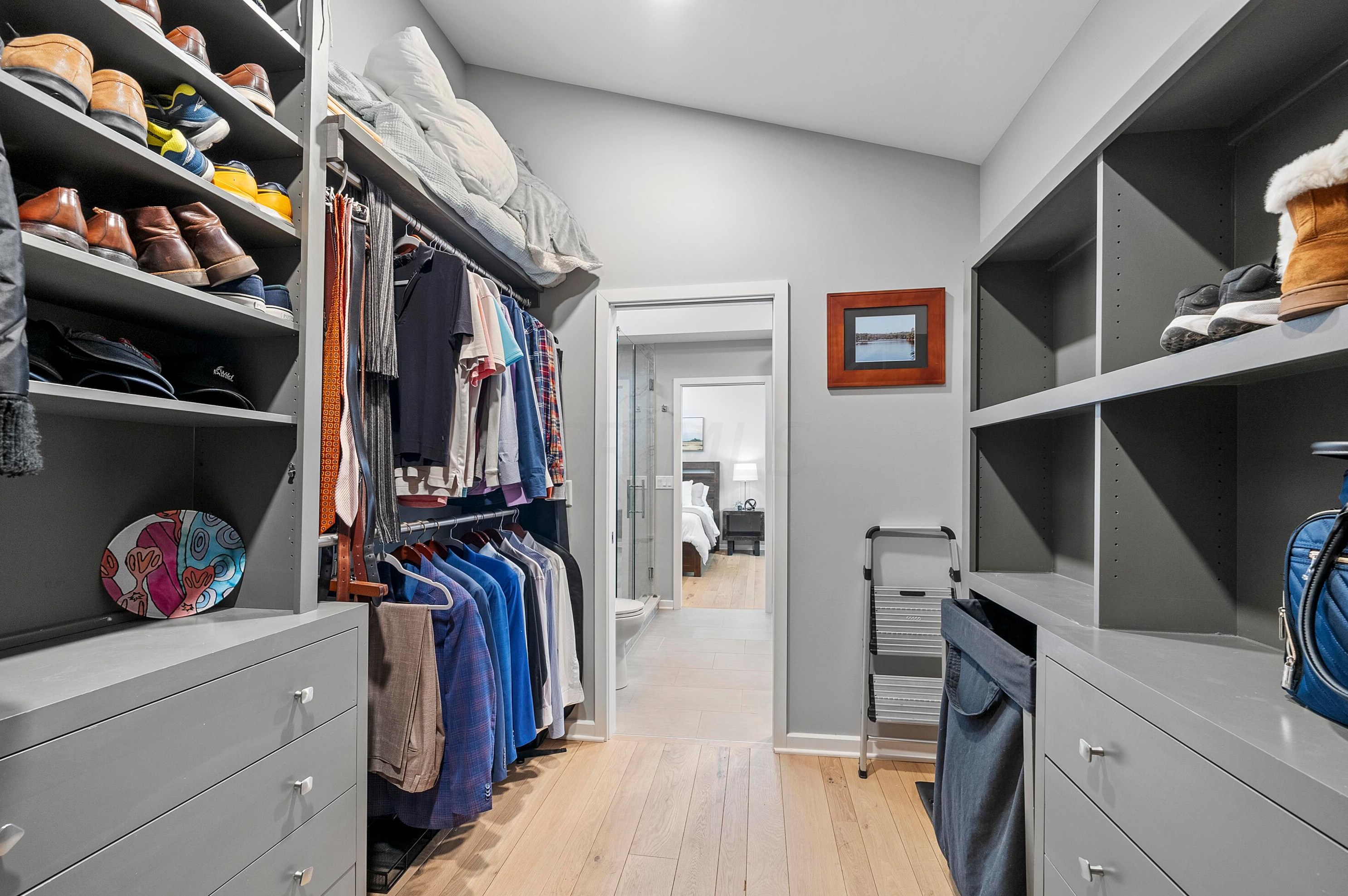 2225 Edgevale Rd, Columbus OH 43221-1162 exterior