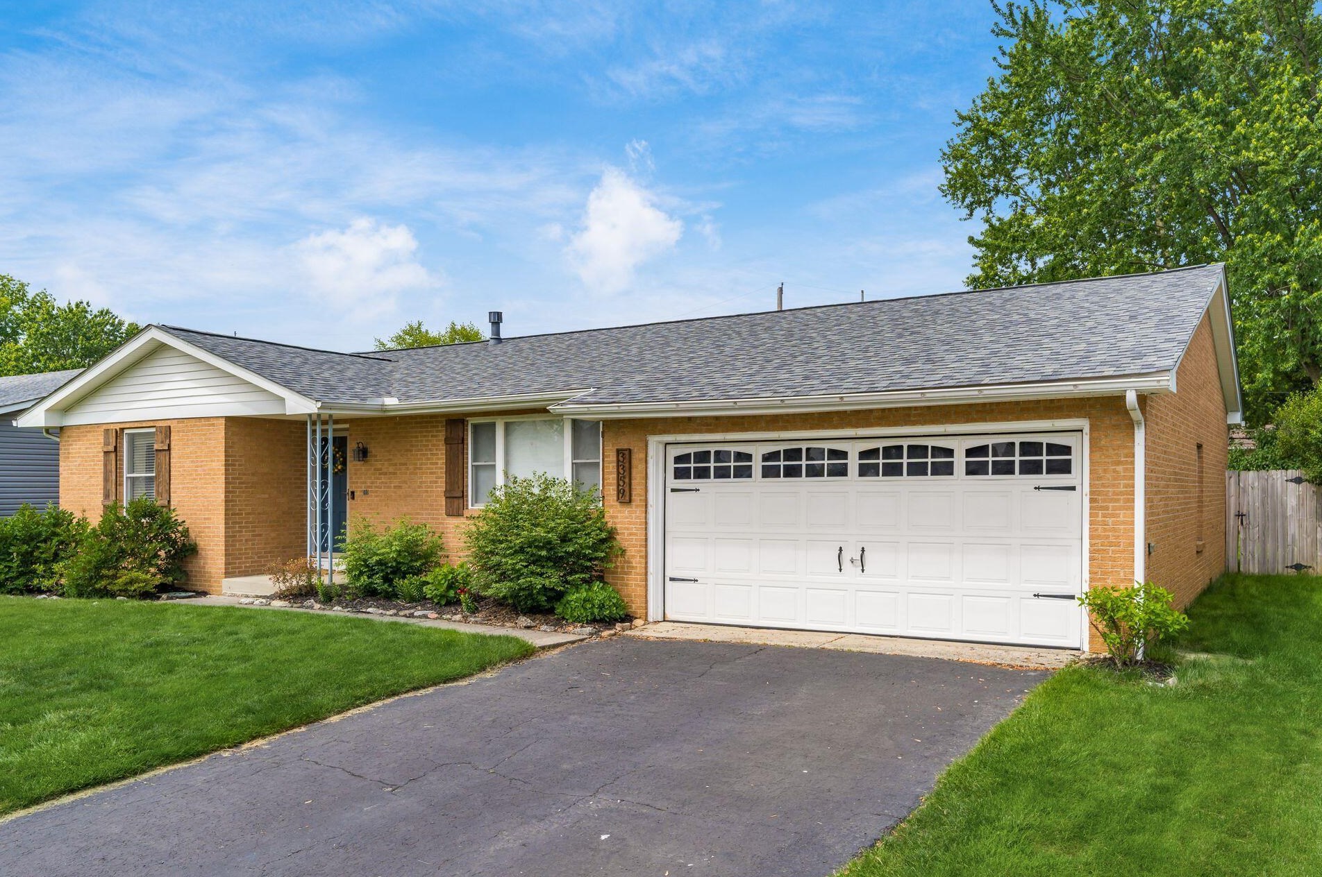 3359 Tareyton Dr, Darbydale, OH 43123-1840