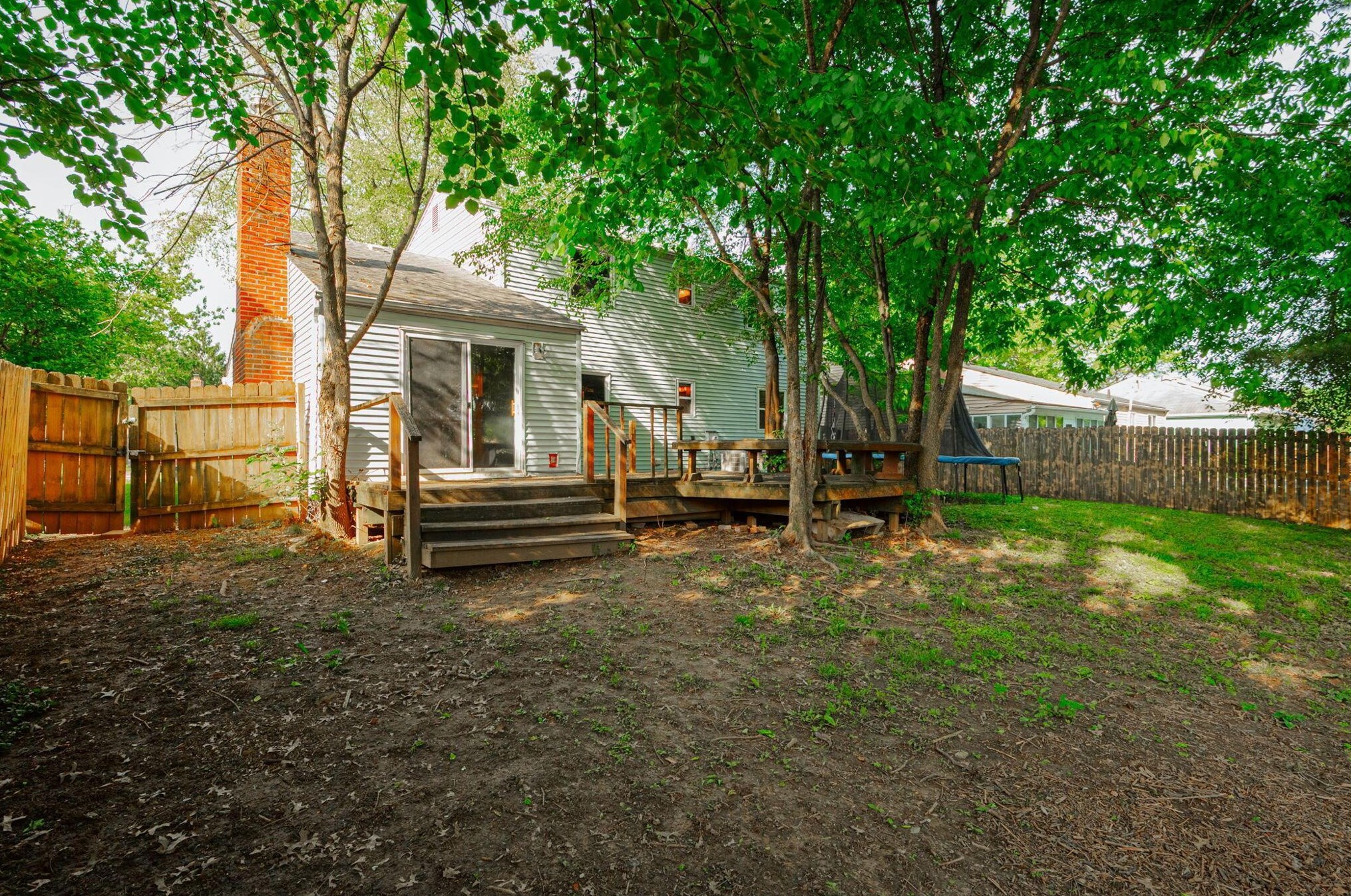 915 Hartney Dr, Columbus OH  43230-1615 exterior