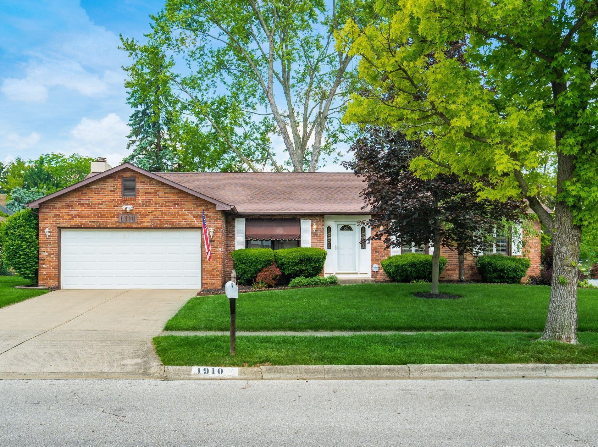 1910 Ramblewood Ave, Columbus, OH 43235-7336
